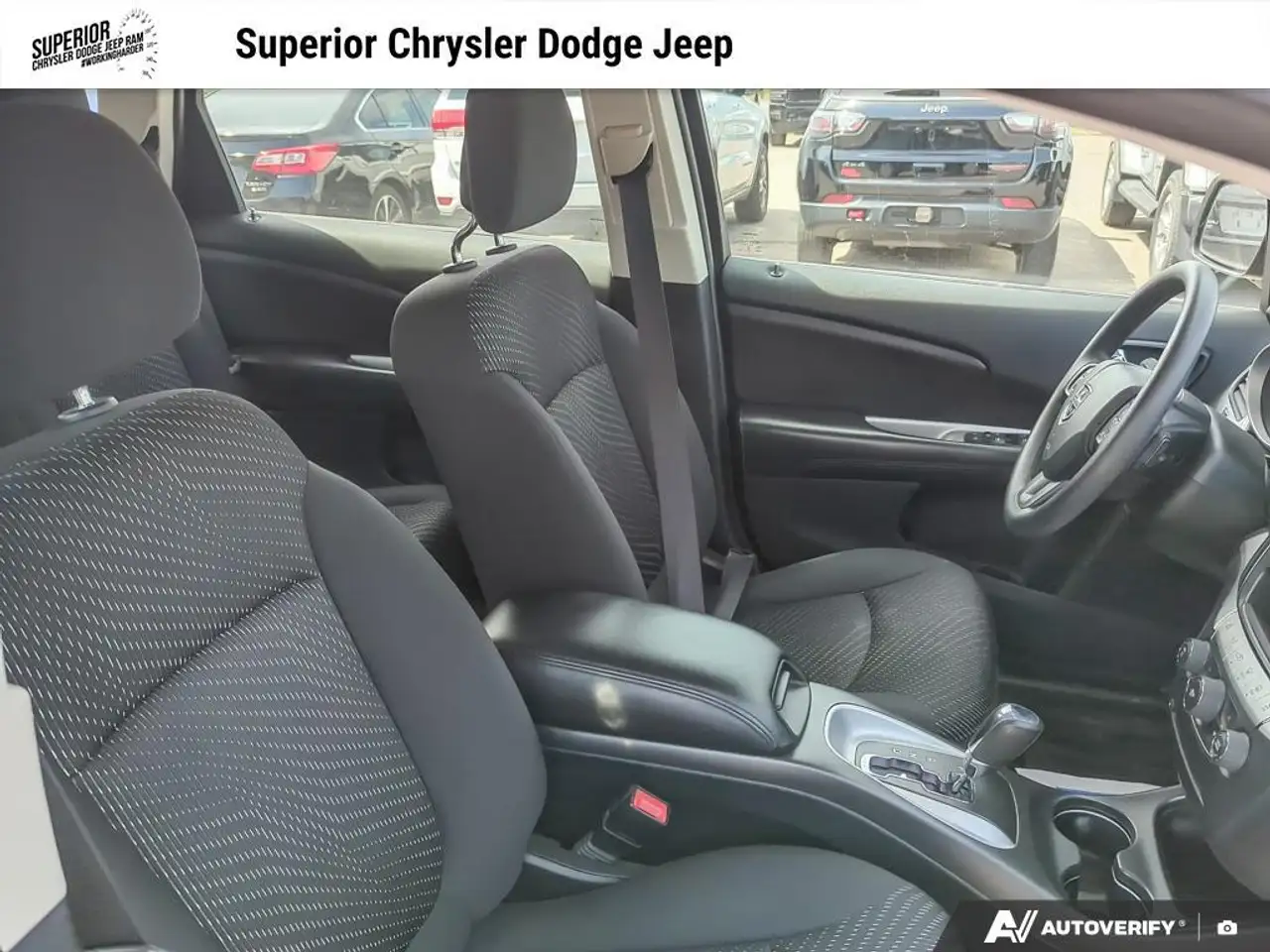 Dodge Journey снимка Dodge Journey