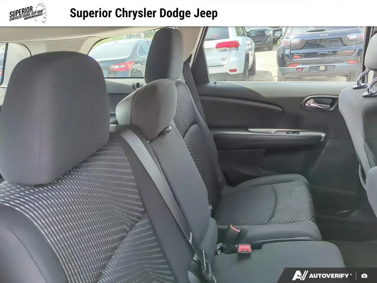 Dodge Journey снимка Dodge Journey