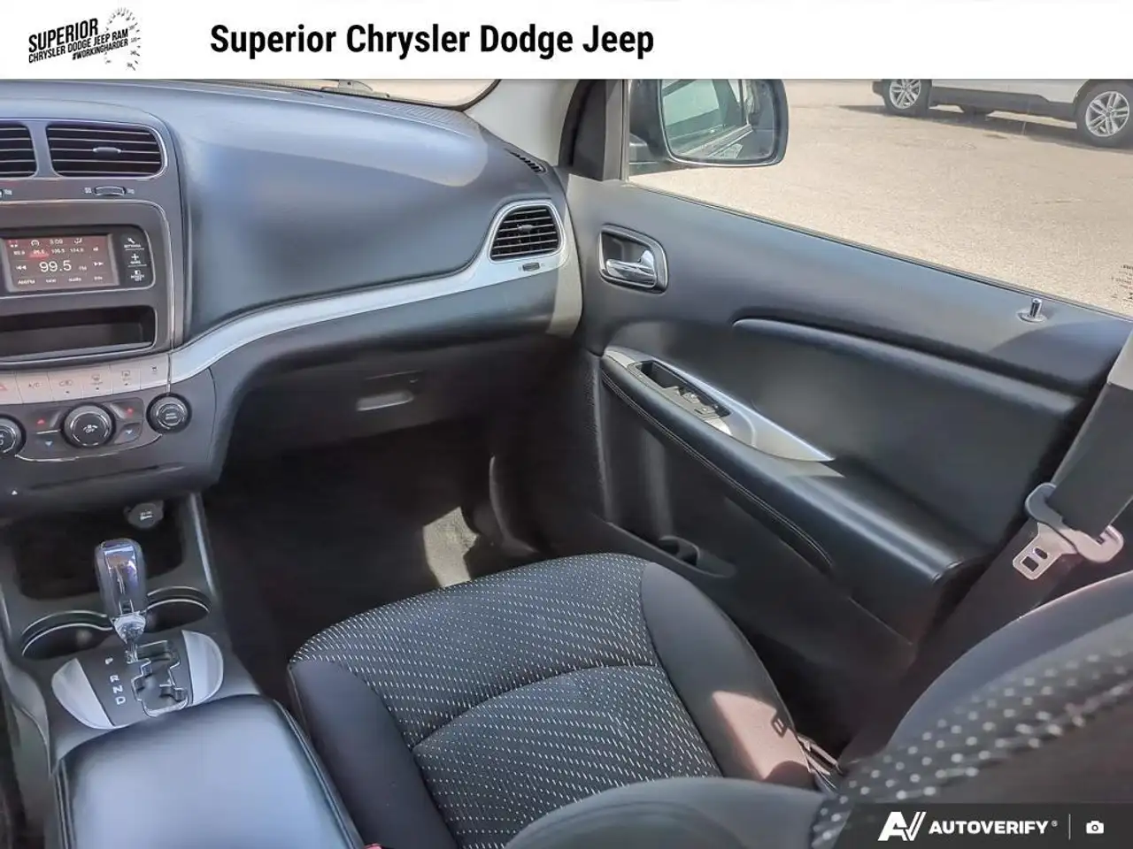 Dodge Journey снимка Dodge Journey