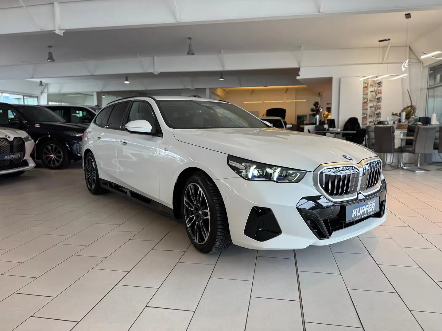 BMW 540 dxDrive Tour°M Sportp. AHK°ACC°Bow.&W-ACC+AB Blanc - 2