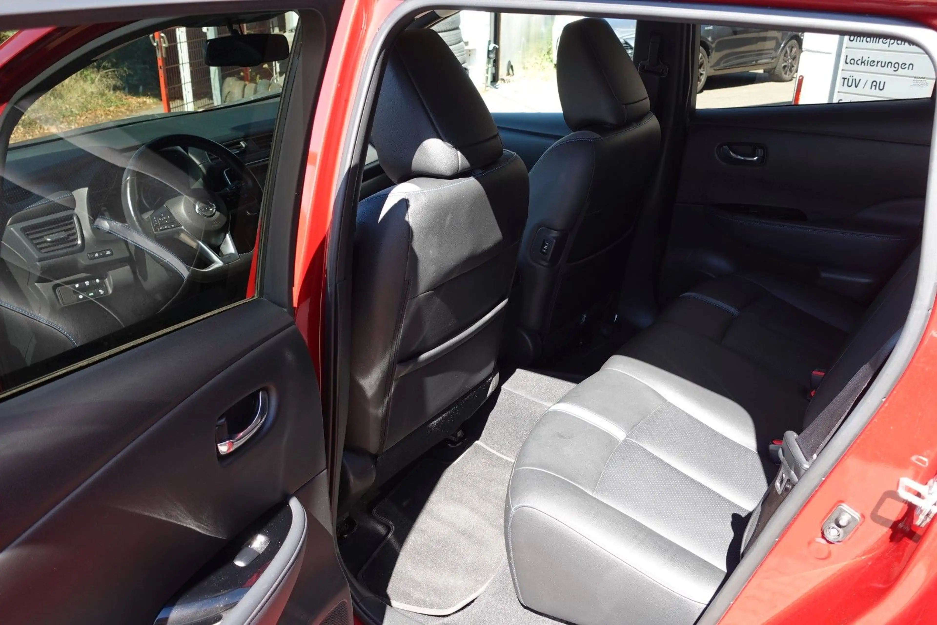 Nissan Leaf 2 TEKNA 40kWh, Bose, 1 Jahr Garantie — photo 7