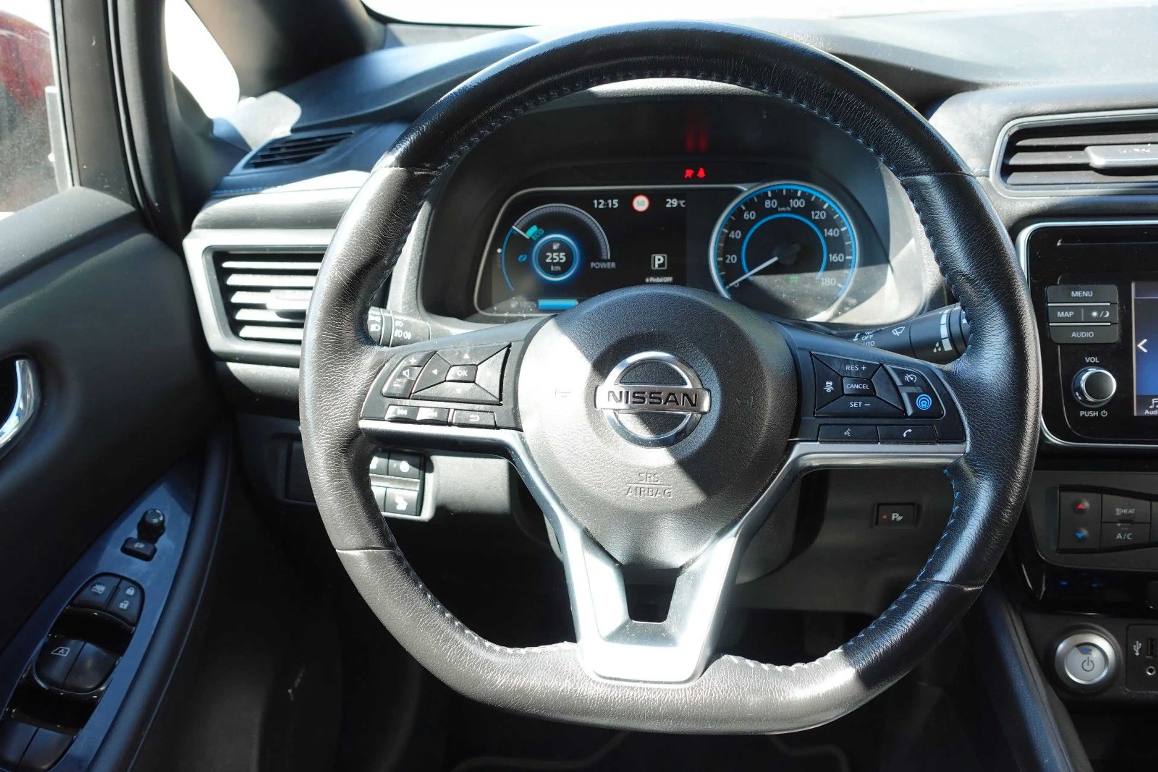 Nissan Leaf 2 TEKNA 40kWh, Bose, 1 Jahr Garantie — photo 13