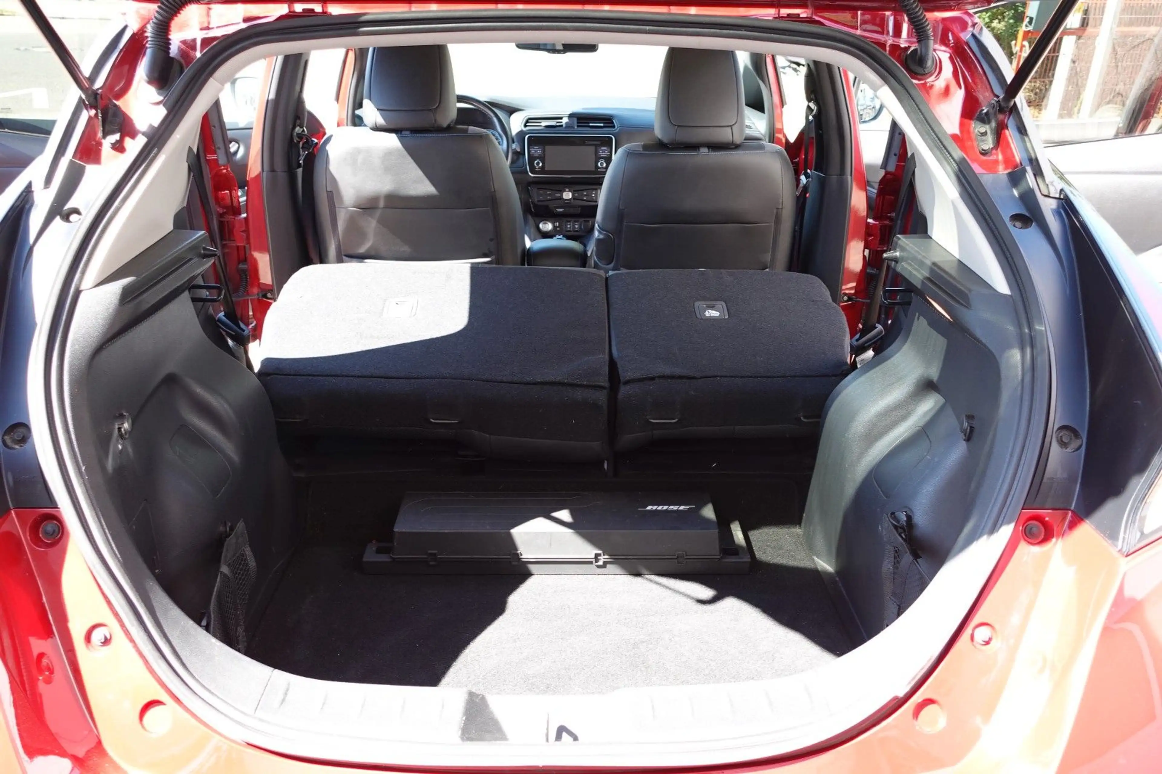 Nissan Leaf 2 TEKNA 40kWh, Bose, 1 Jahr Garantie — photo 11