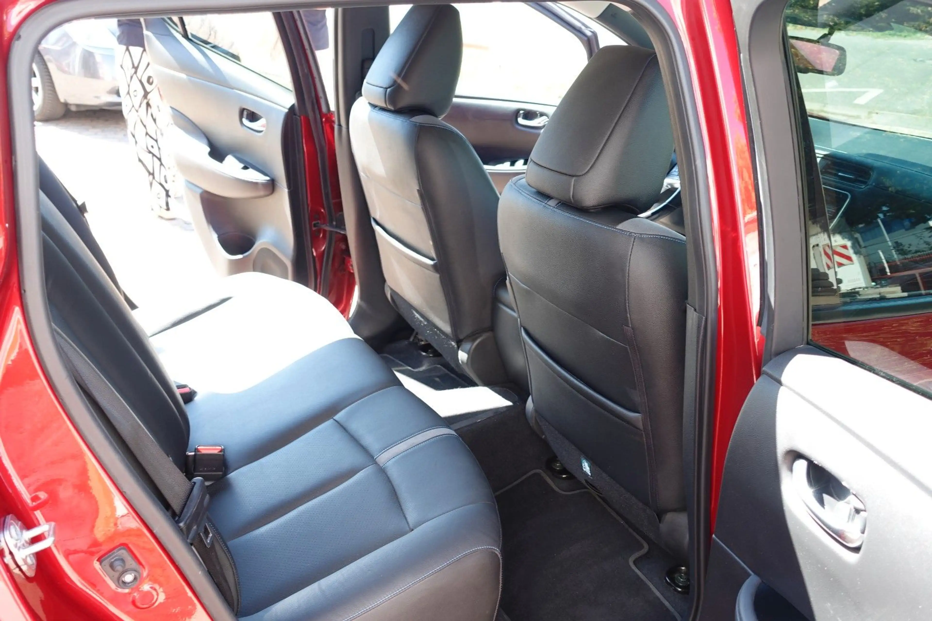 Nissan Leaf 2 TEKNA 40kWh, Bose, 1 Jahr Garantie — photo 8