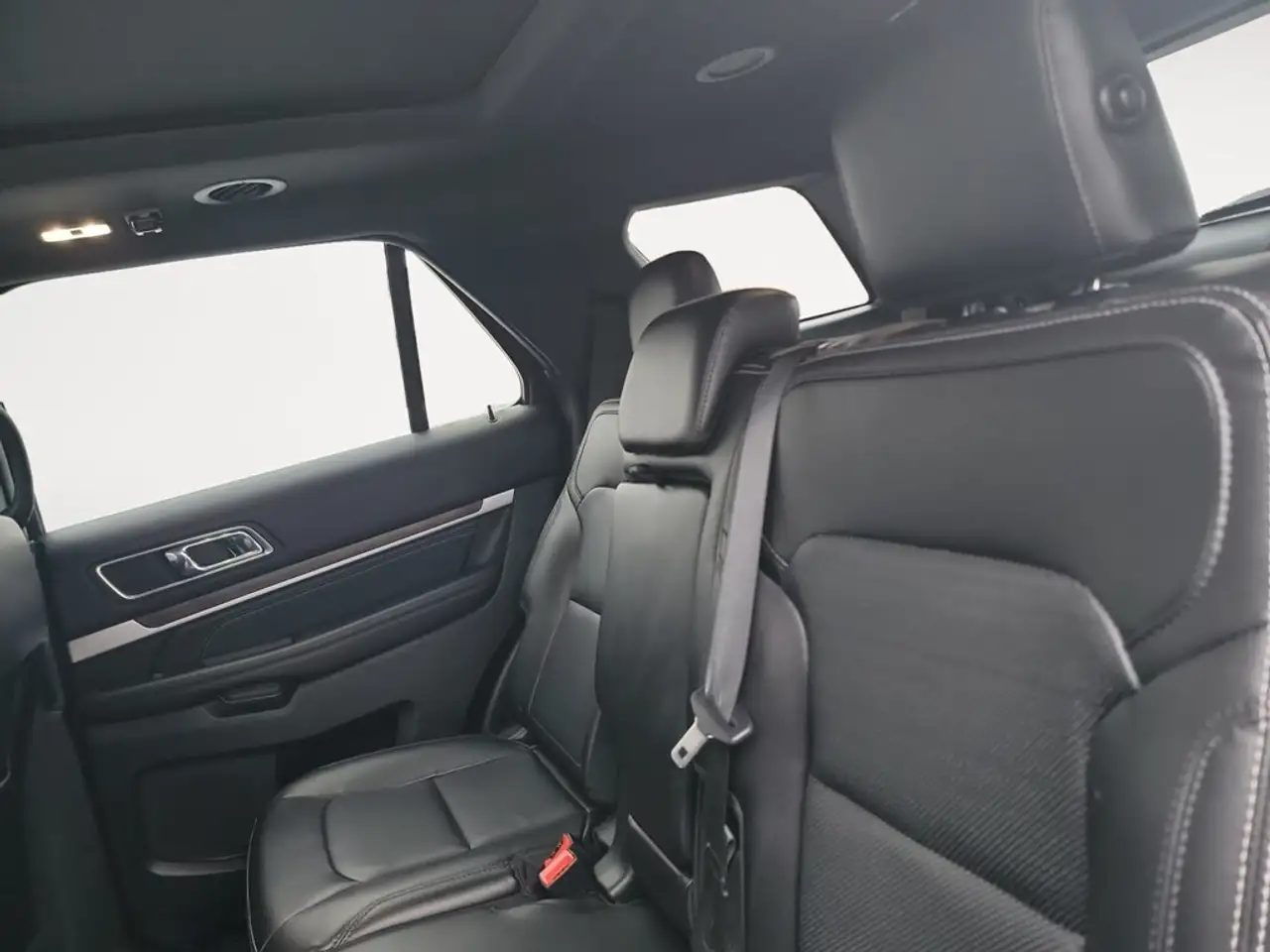 Ford Explorer снимка Ford Explorer