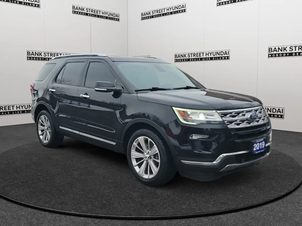 Ford Explorer снимка Ford Explorer