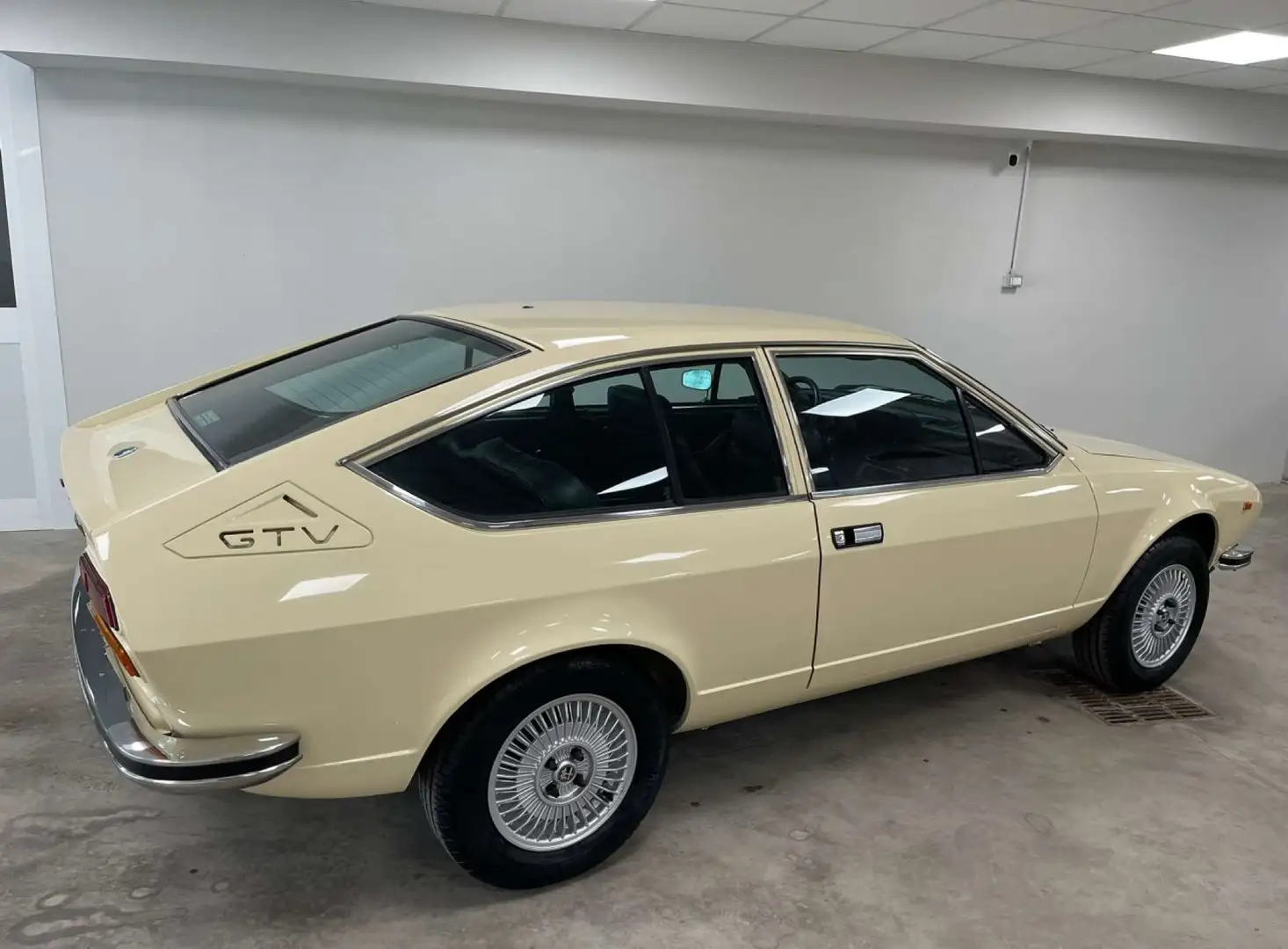 Alfa Romeo GTV 2.0 L - 2