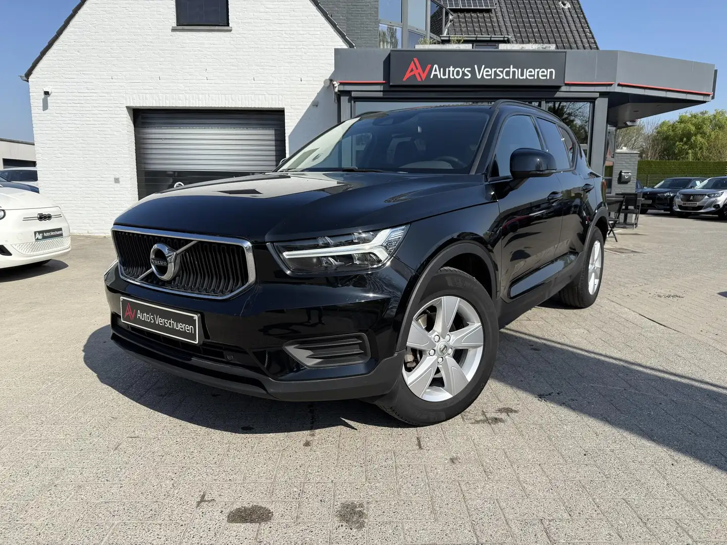 Volvo XC40 T2 Momentum Core ** Carplay | DAB | LED Noir - 2