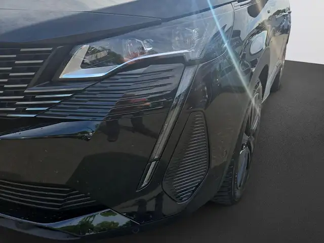 Peugeot 3008 view 11