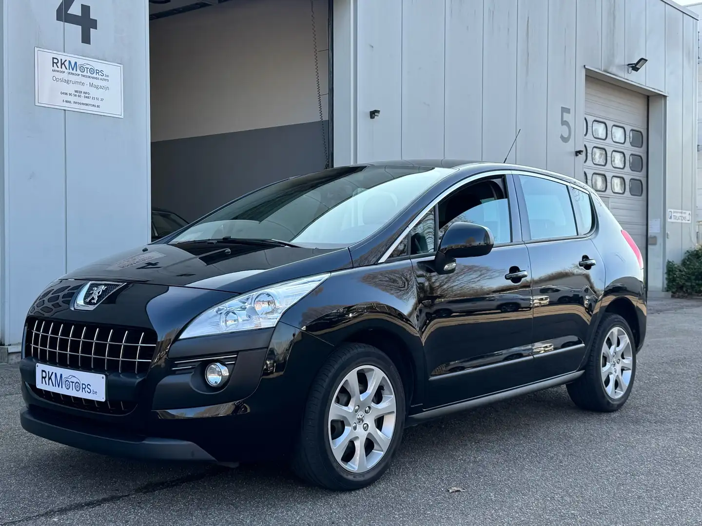 Peugeot 3008 120 VTi Premium Noir - 1