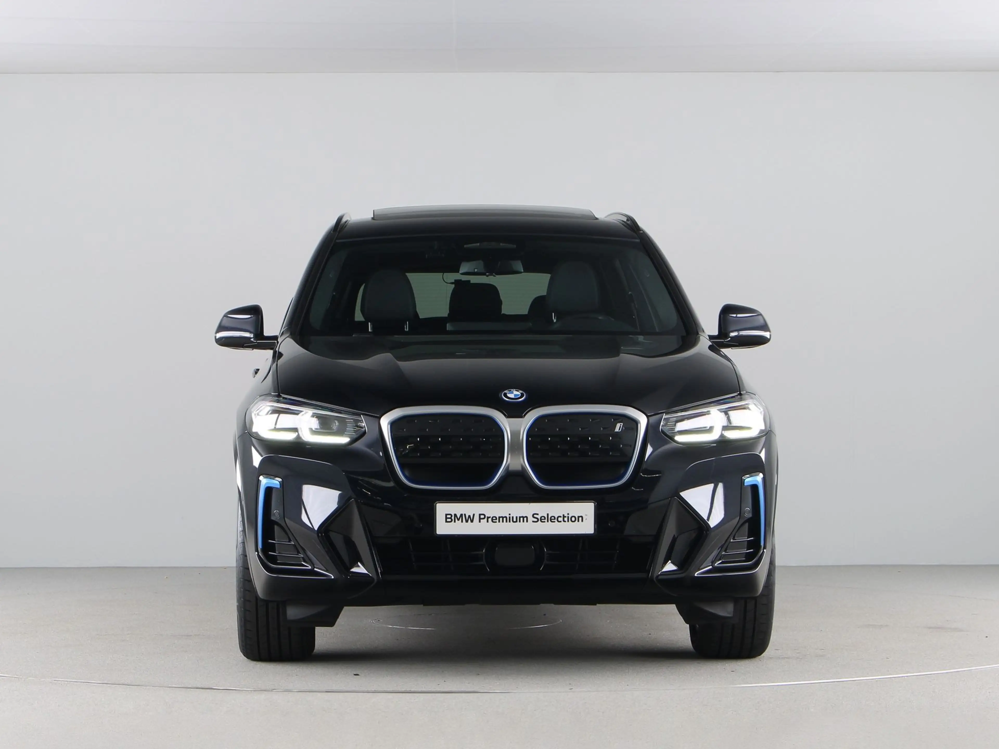BMW iX3 Executive M-Sport — photo 6