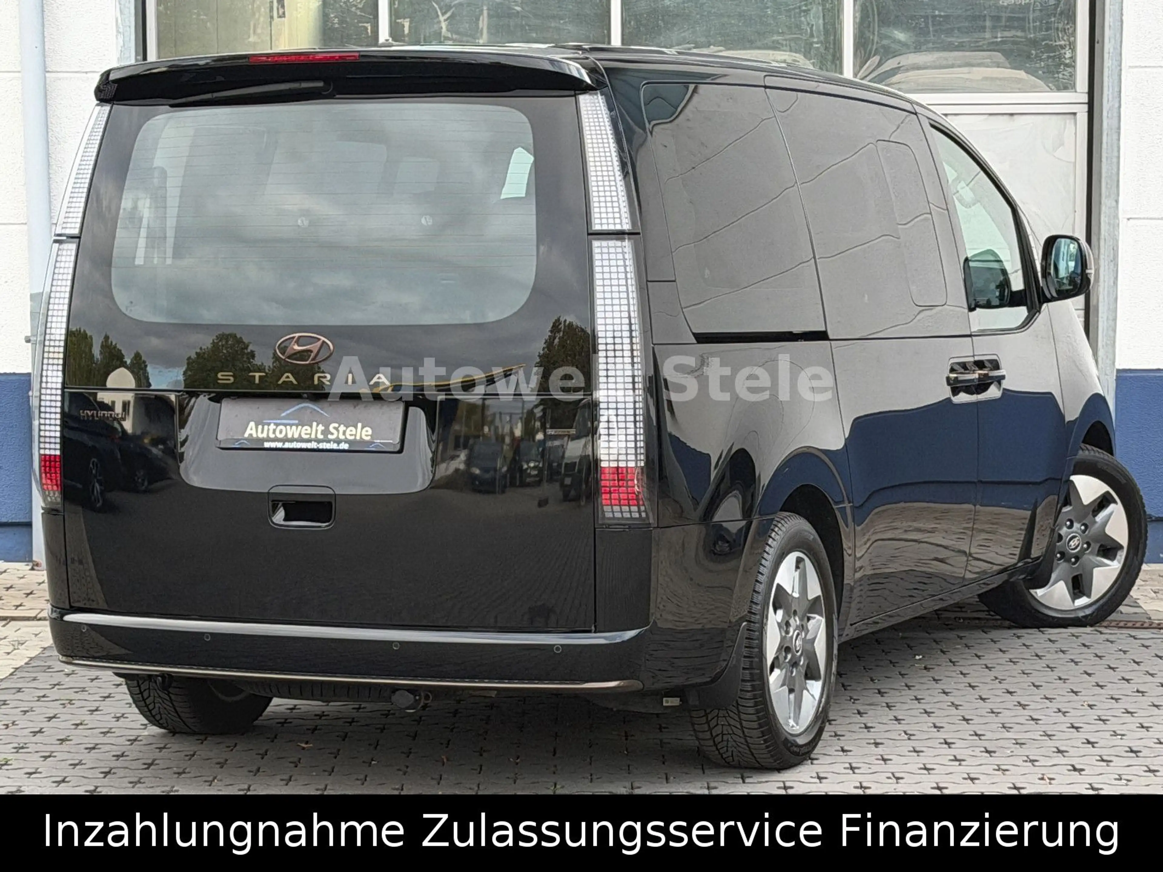 Hyundai STARIA Signature 4WD Navi AHK Leder Pano Voll — photo 4