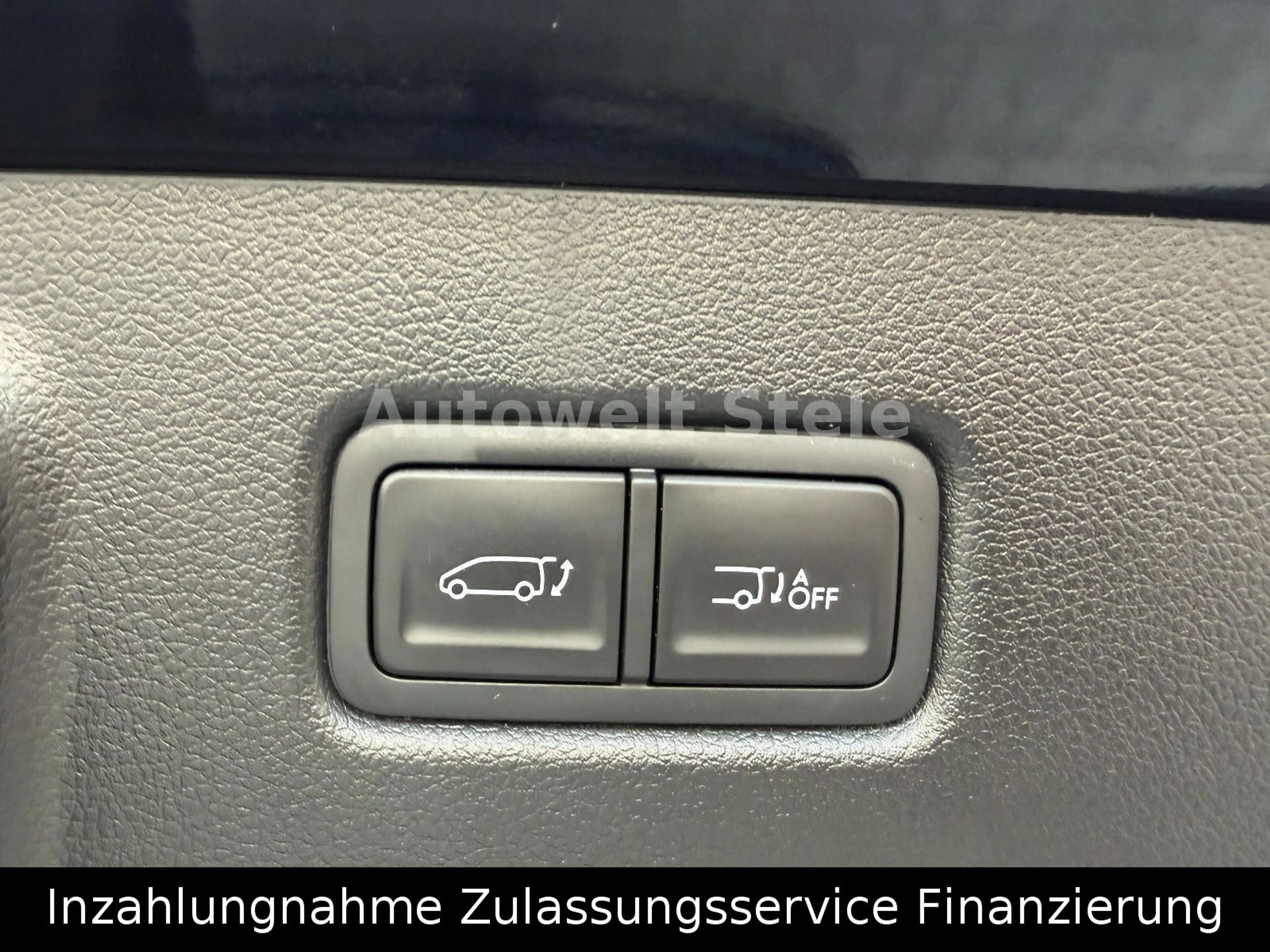 Hyundai STARIA Signature 4WD Navi AHK Leder Pano Voll — photo 15