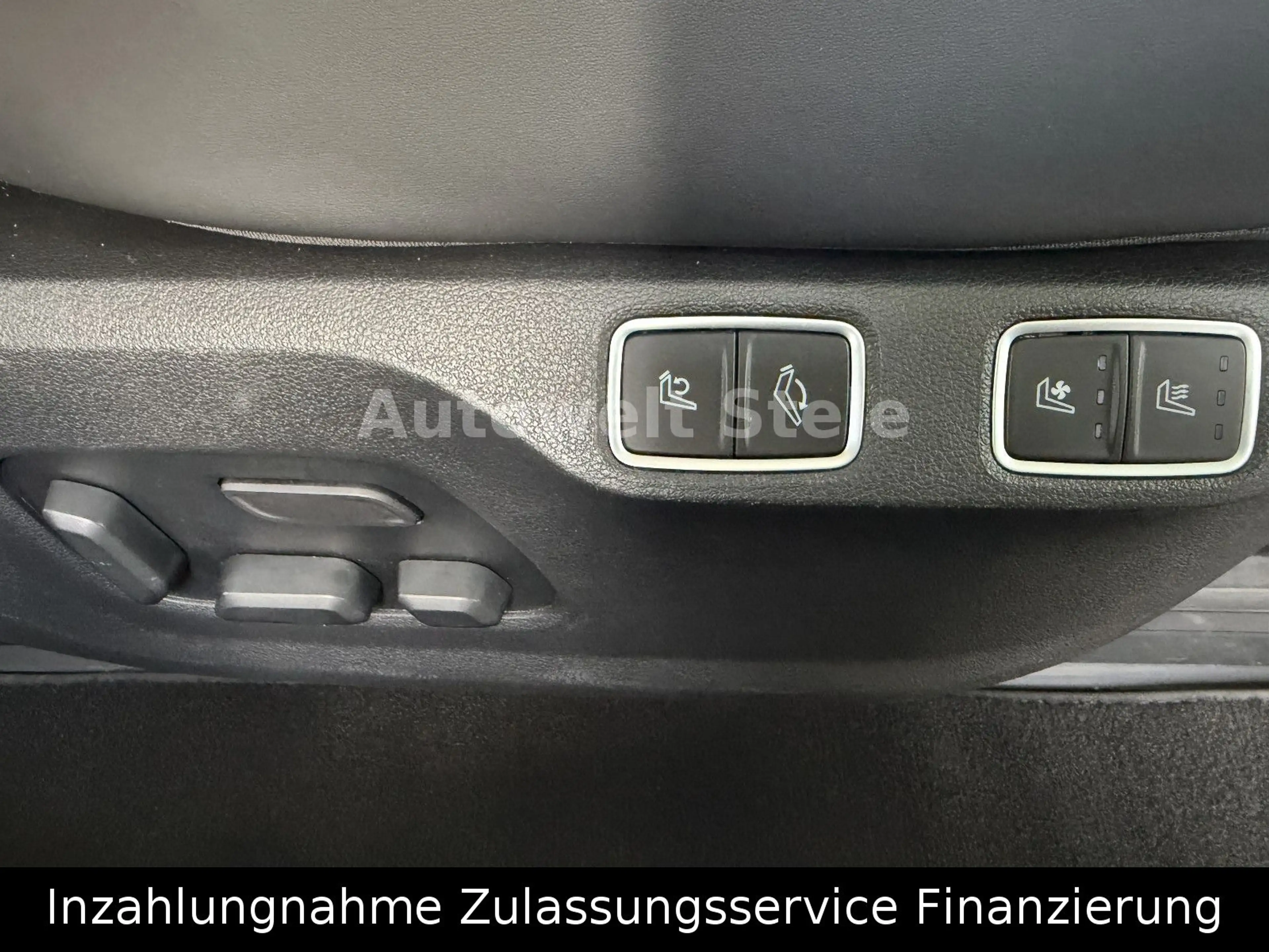 Hyundai STARIA Signature 4WD Navi AHK Leder Pano Voll — photo 12