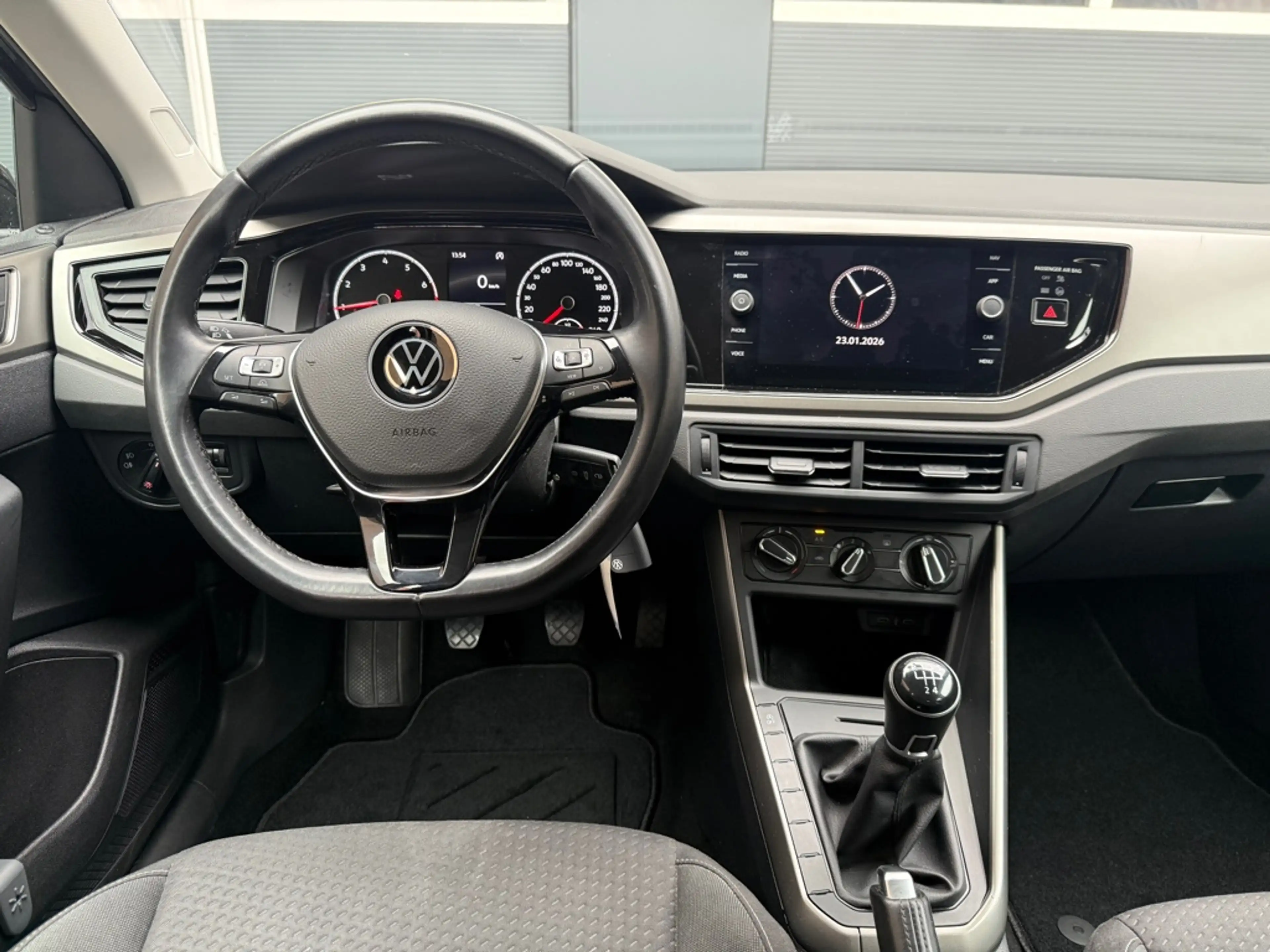 Volkswagen Polo 1.0 TSI R-Line Edition — photo 5