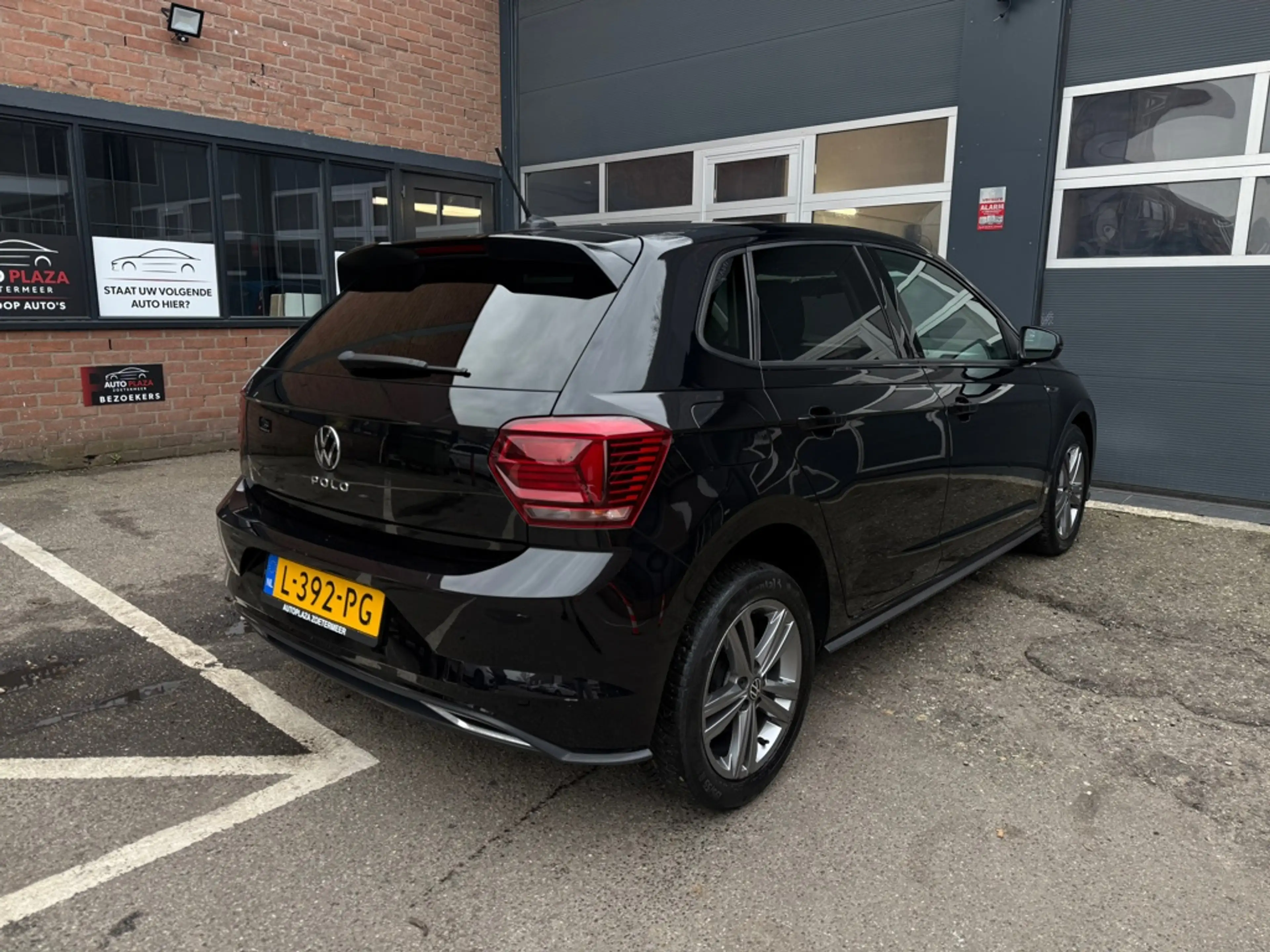 Volkswagen Polo 1.0 TSI R-Line Edition — photo 3