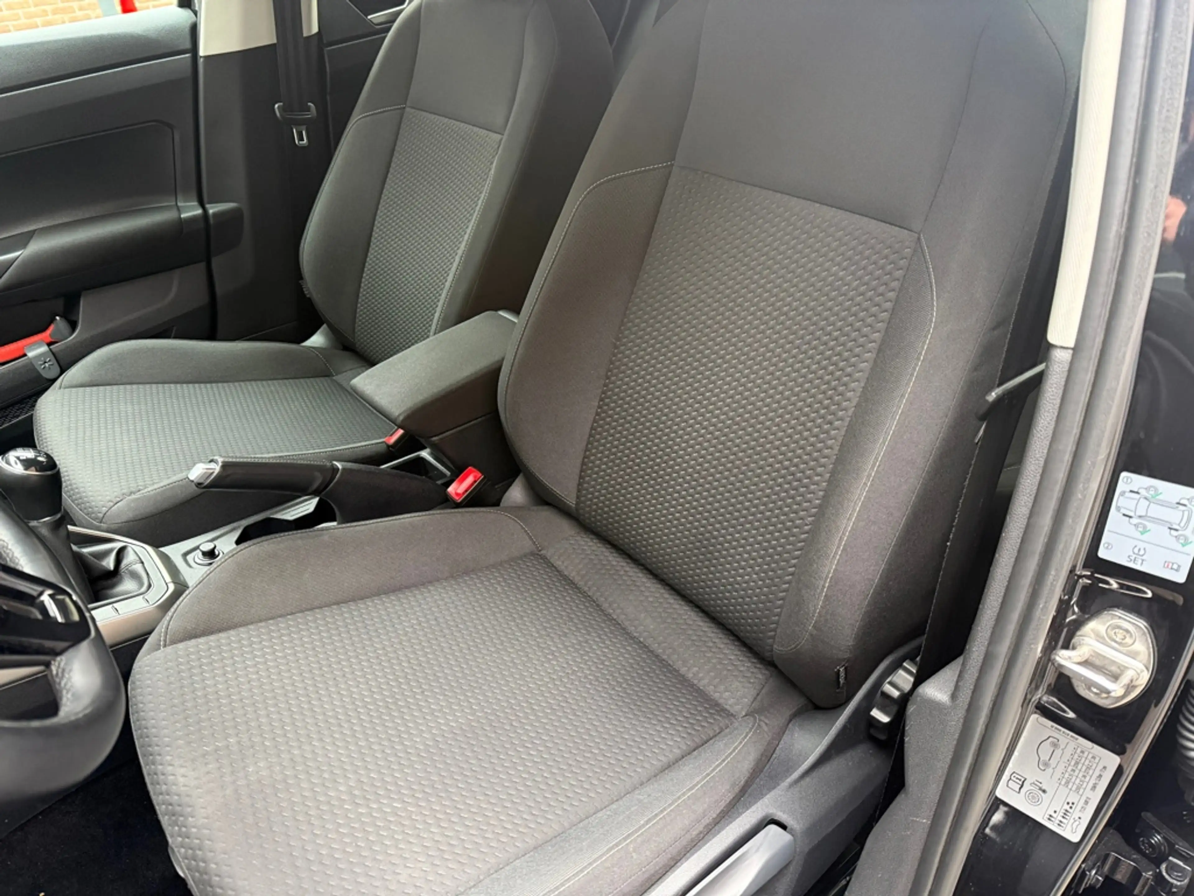 Volkswagen Polo 1.0 TSI R-Line Edition — photo 6