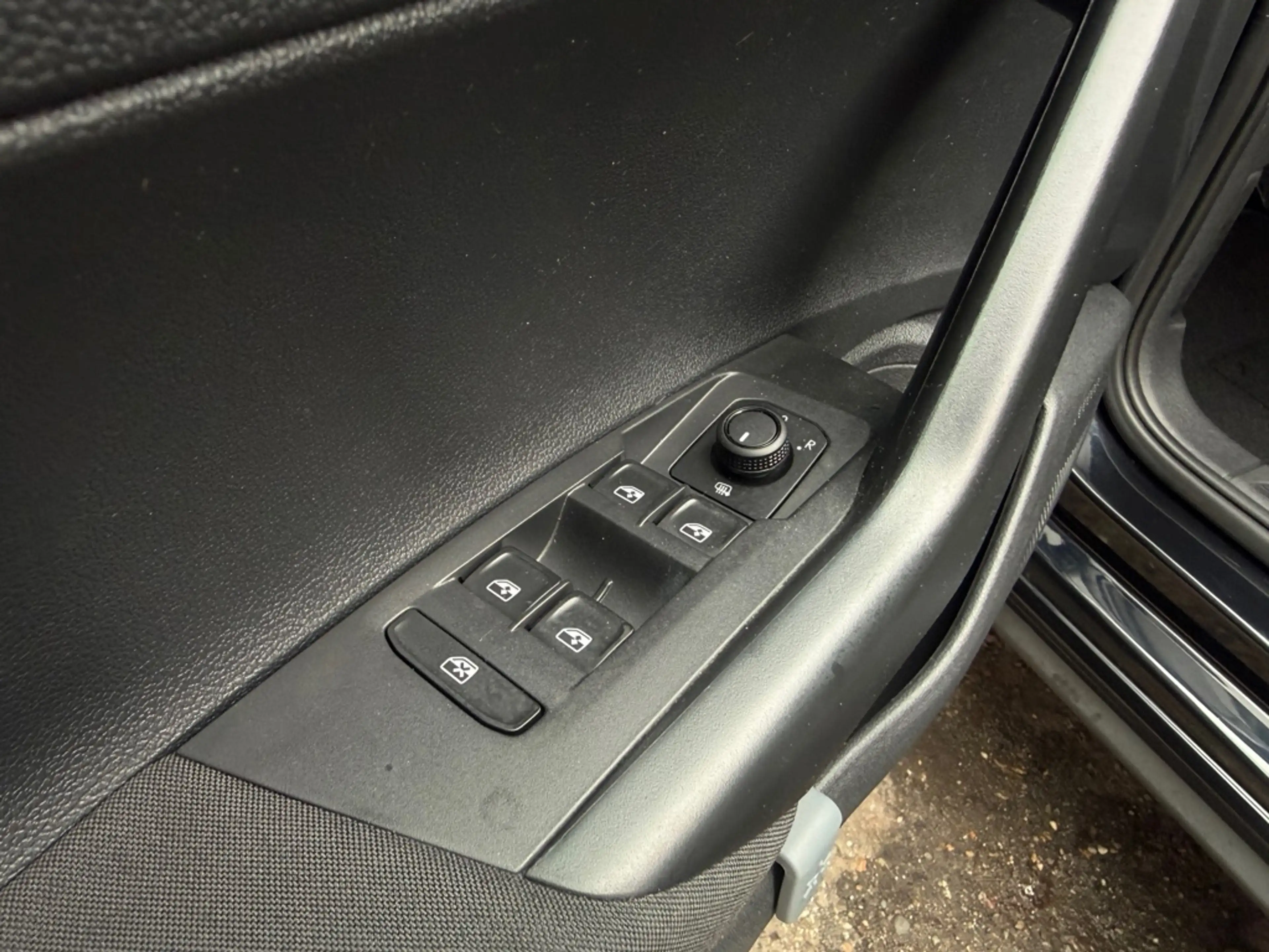 Volkswagen Polo 1.0 TSI R-Line Edition — photo 12