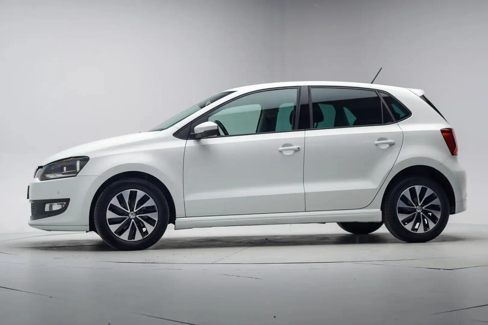 Volkswagen Polo 1.0 TSI 95pk Connected Series 5-drs [ Navi Apple/A Weiß - 2