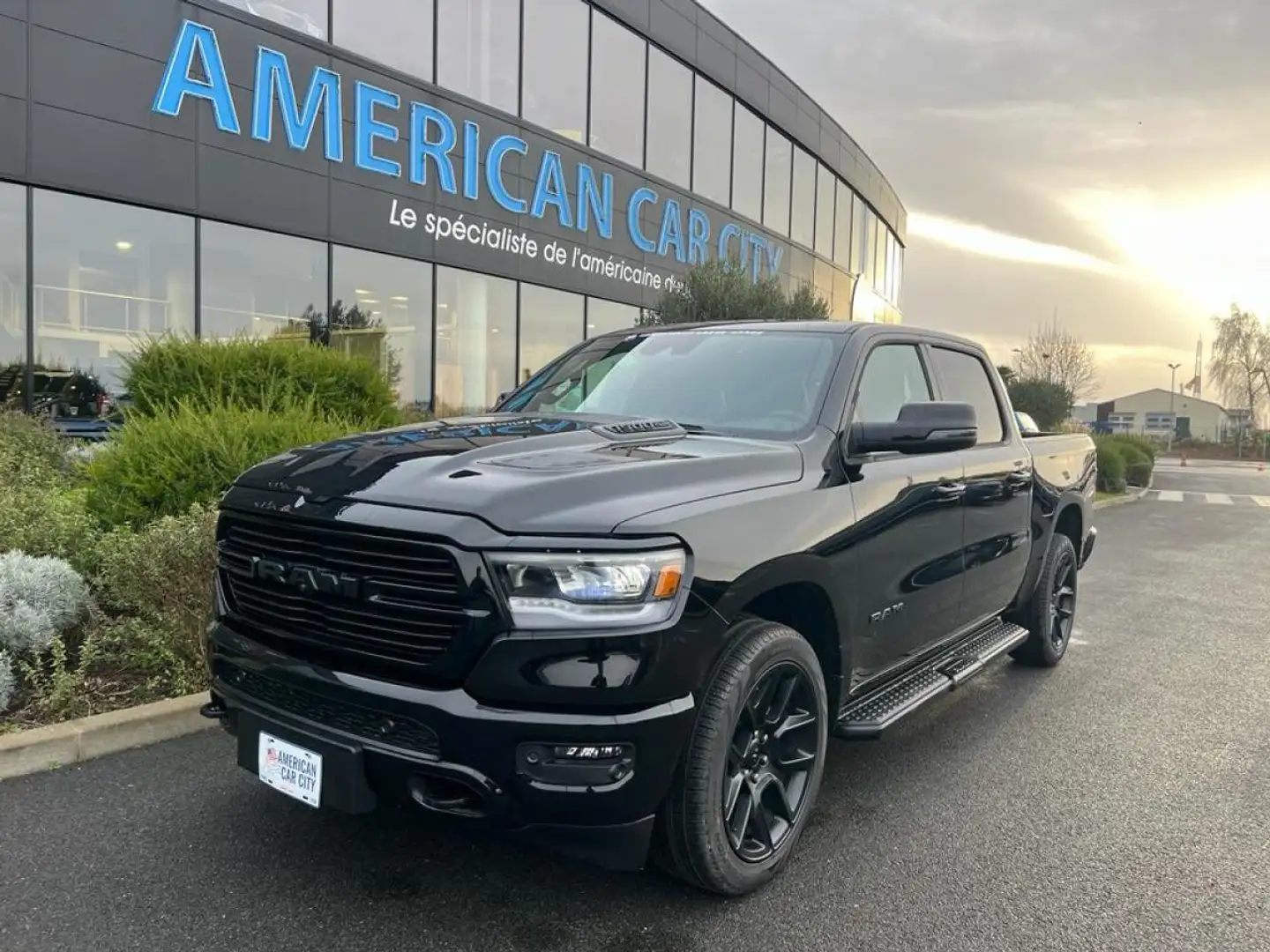Dodge RAM 1500 CREW LARAMIE SPORT NIGHT EDITION Noir - 1