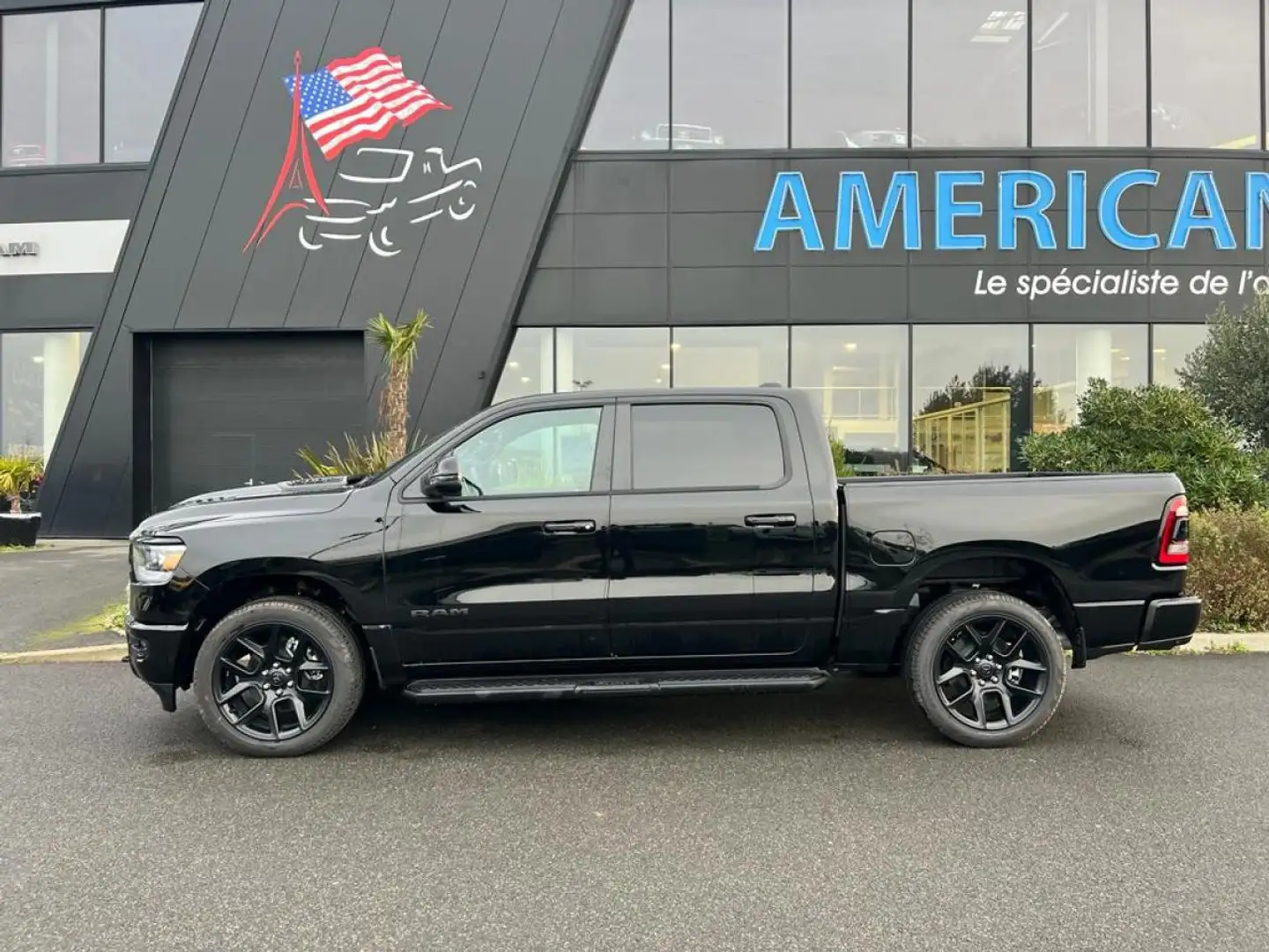 Dodge RAM 1500 CREW LARAMIE SPORT NIGHT EDITION Noir - 2