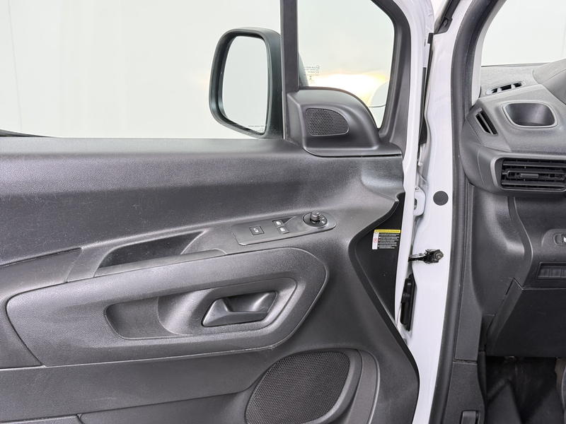 Peugeot Partner 1.2 PureTech 111PK Premium BENZINE Navi, Cruise C. — photo 15