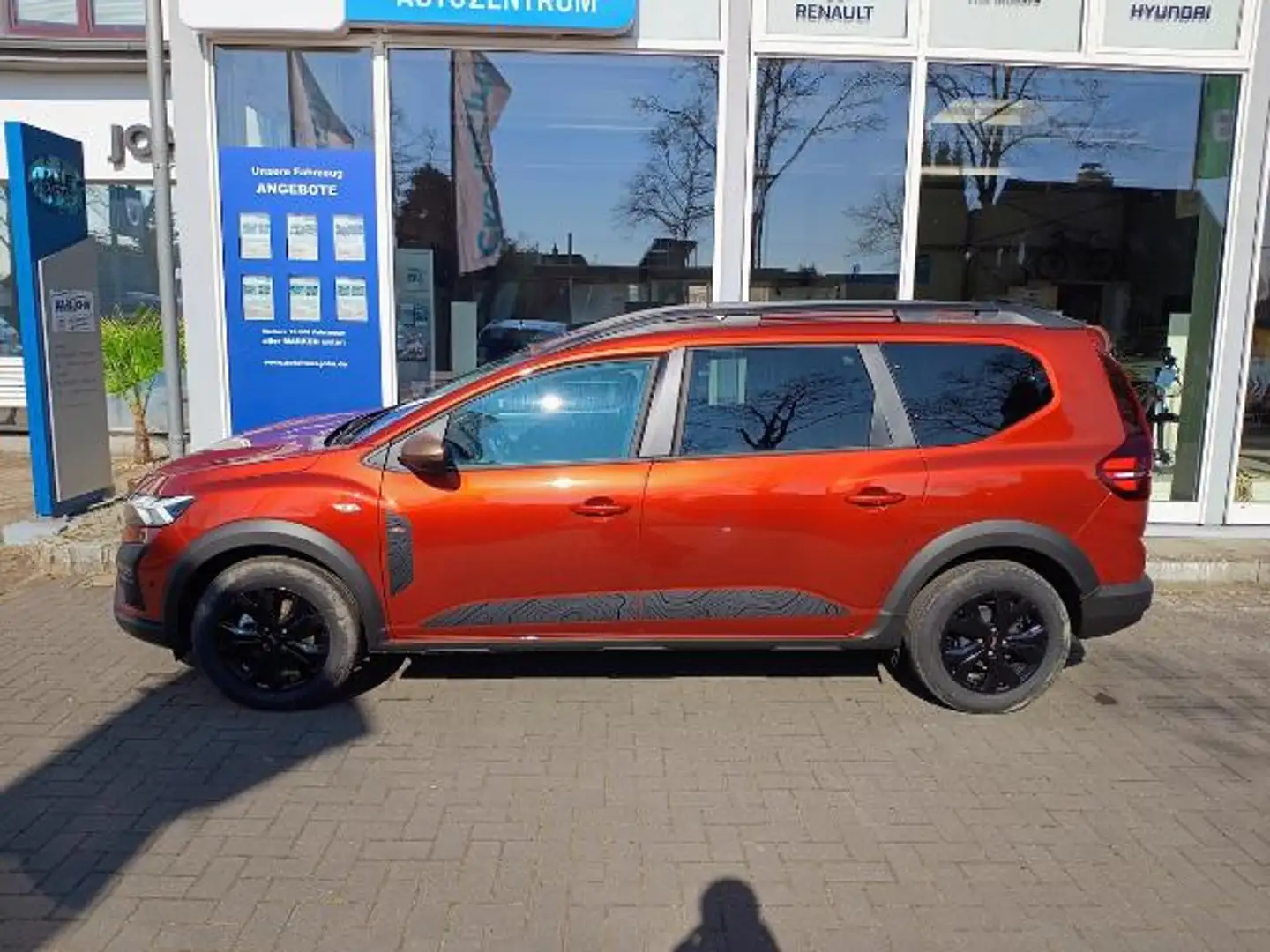 Dacia Jogger 1.0 TCe 110 Extreme 7-Sitzer SHZ LED BT KAMERA PDC Hnědá - 2