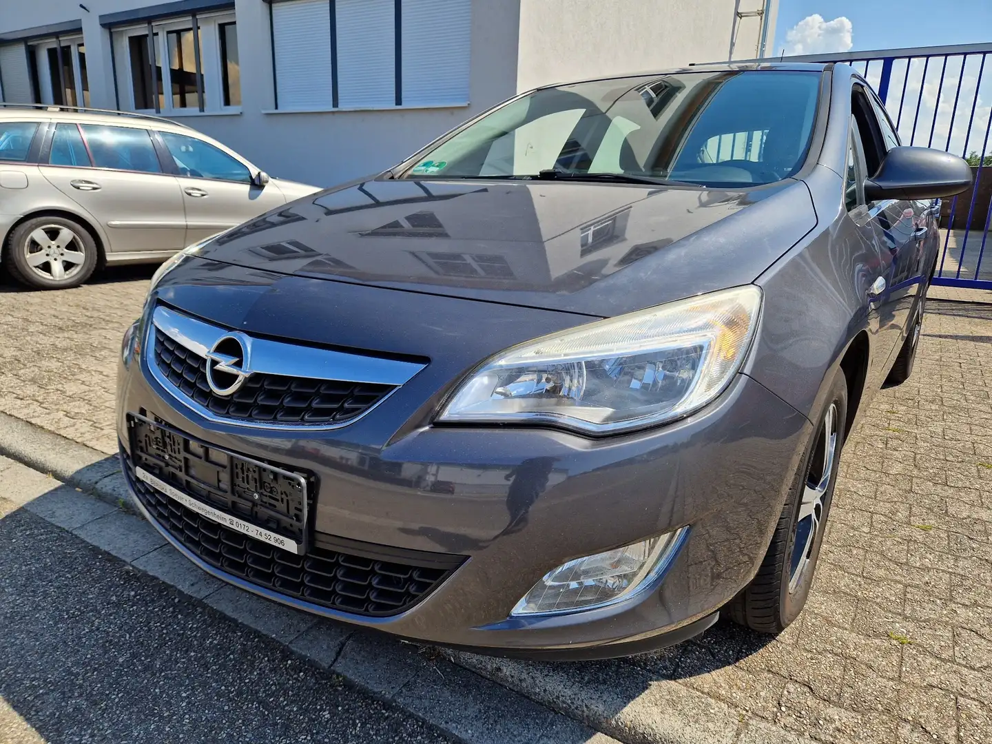 Opel Astra Edition Grau - 2