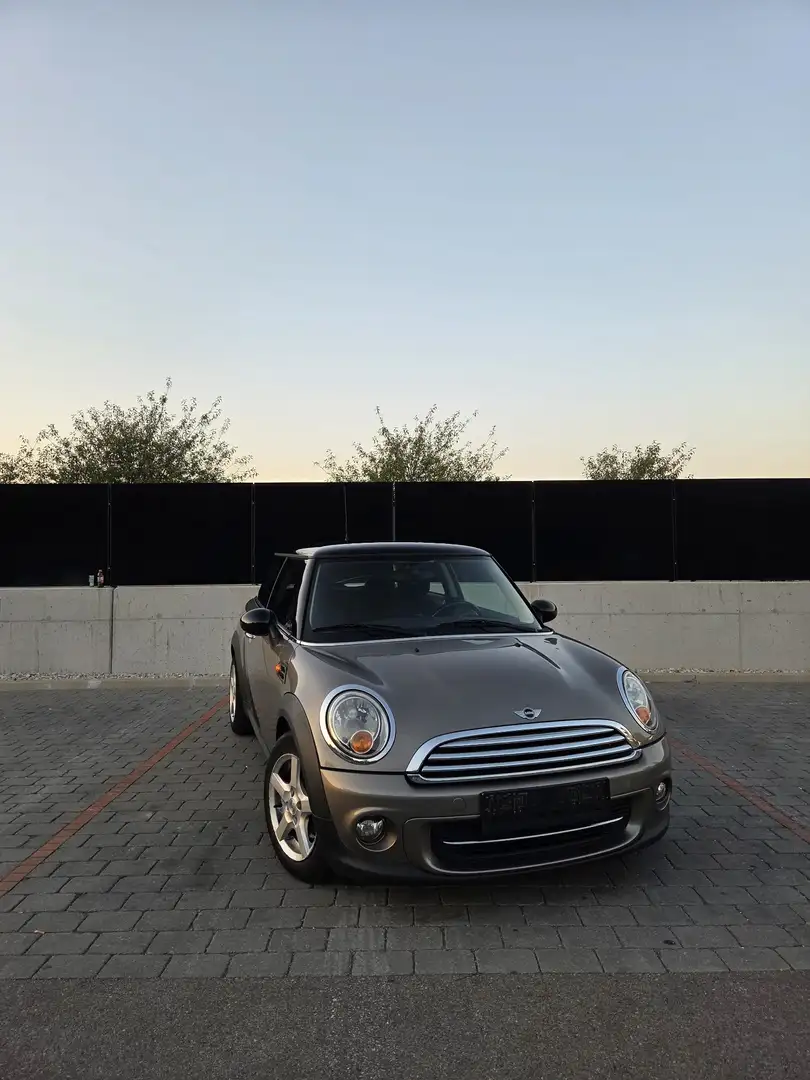 MINI Cooper 1,6 benzin 122PS Grau - 1