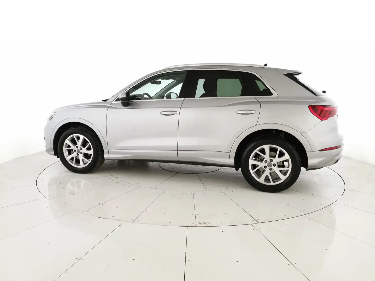 Audi Q3 35 2.0 tdi Business Advanced s-tronic Zilver - 2