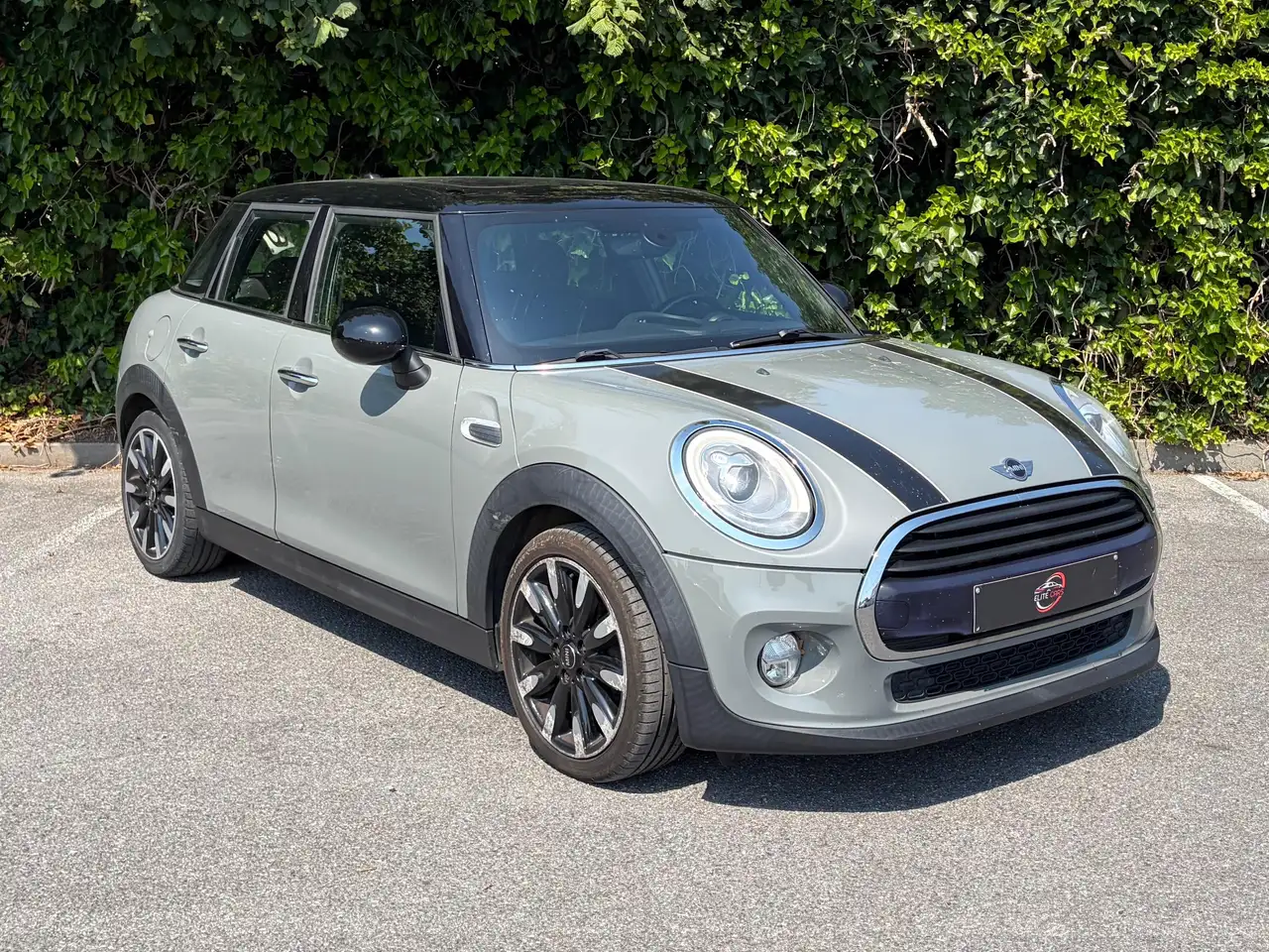 MINI Cooper Citadine 5 portes — photo 8 sur 22