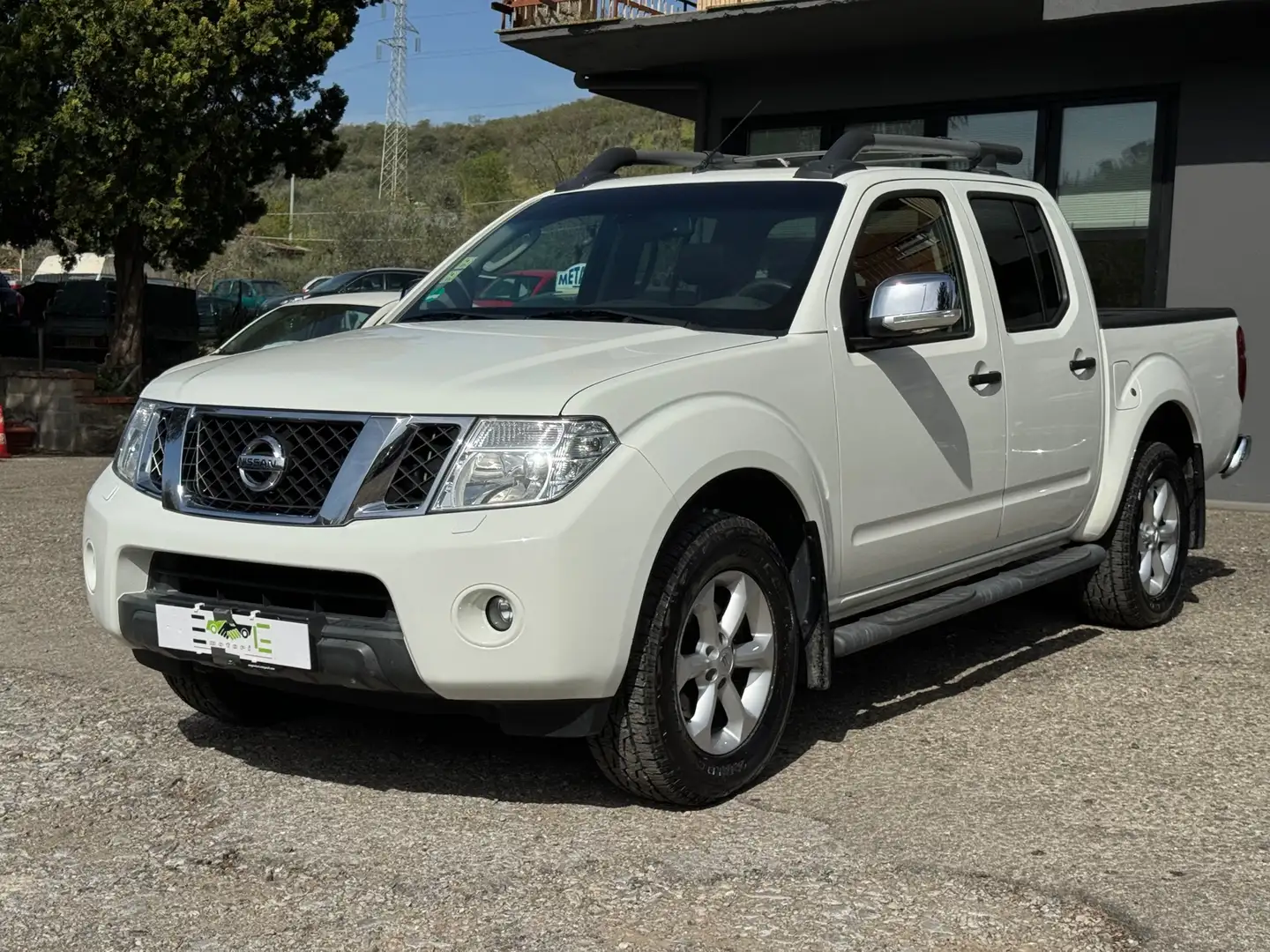 Nissan Navara 2.5 dci d.cab LE Platinum White - 1