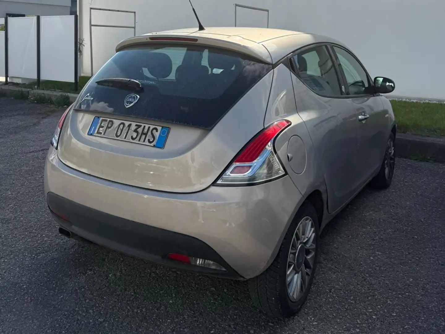Lancia Ypsilon Ypsilon 1.2 8v Gold ecochic Gpl 69cv E6 Oro - 1