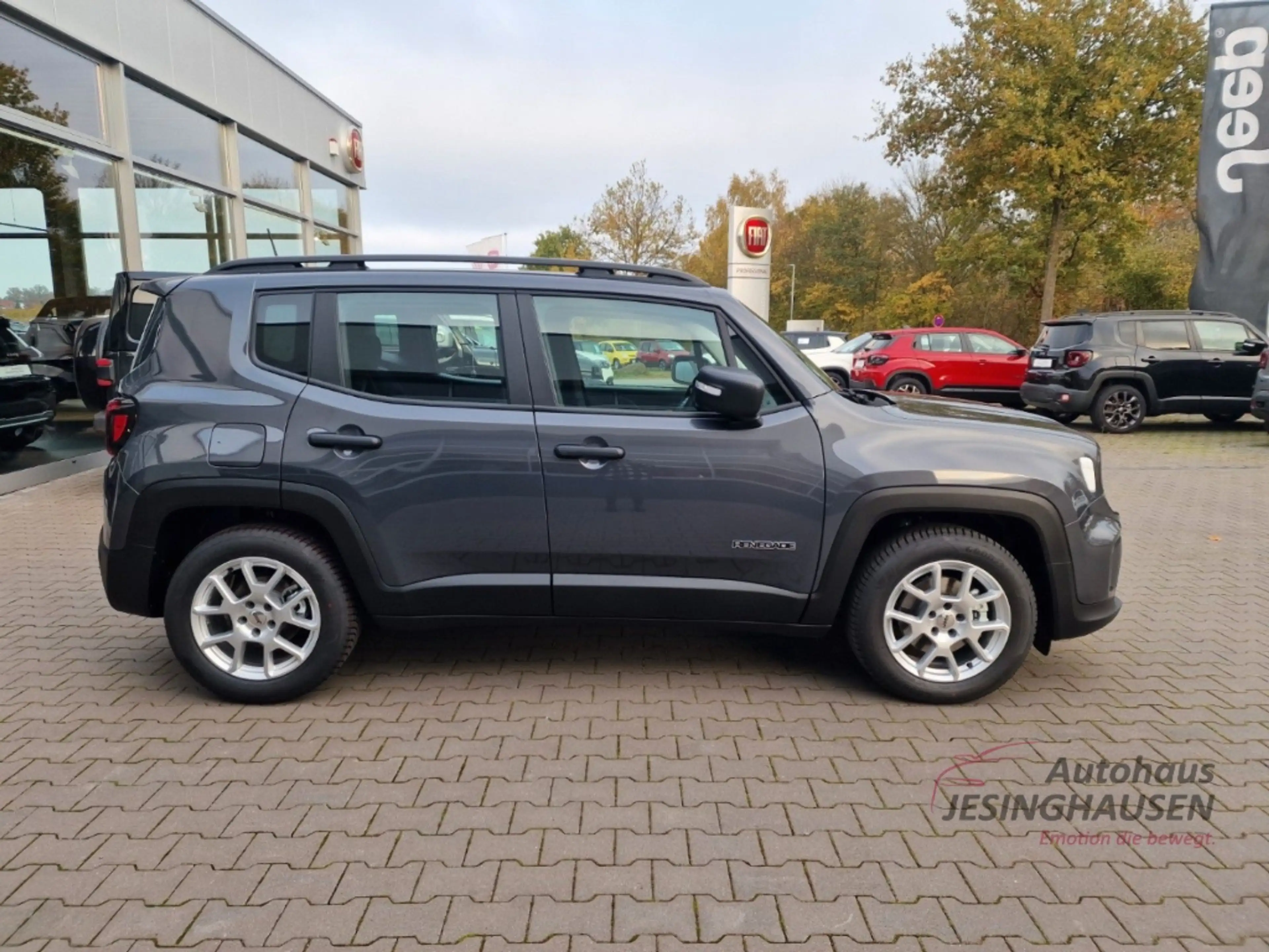 Jeep Renegade Altitude e-Hybrid WinterPaket CarPlay Navi Digital — photo 7