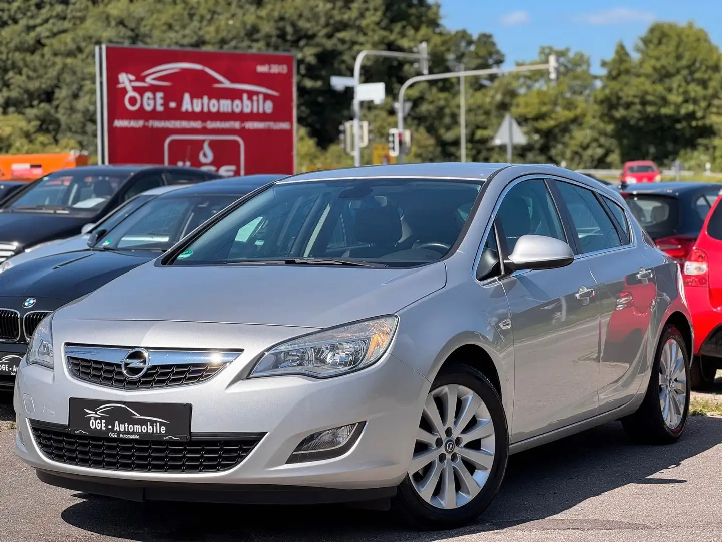 Opel Astra J 1.6 Lim. Cosmo/Tempomat/2.Hand Argent - 1