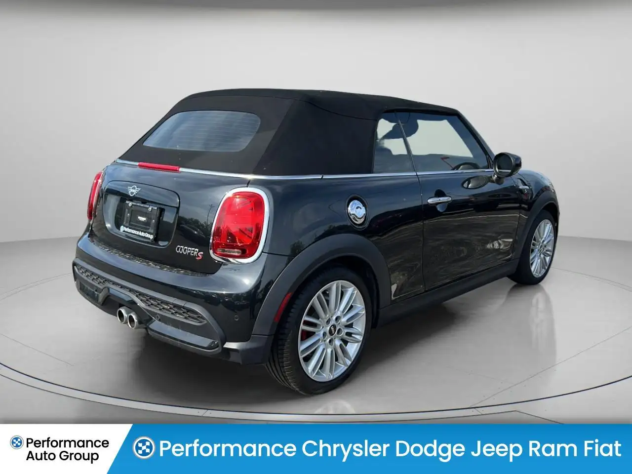 MINI Convertible снимка MINI Convertible