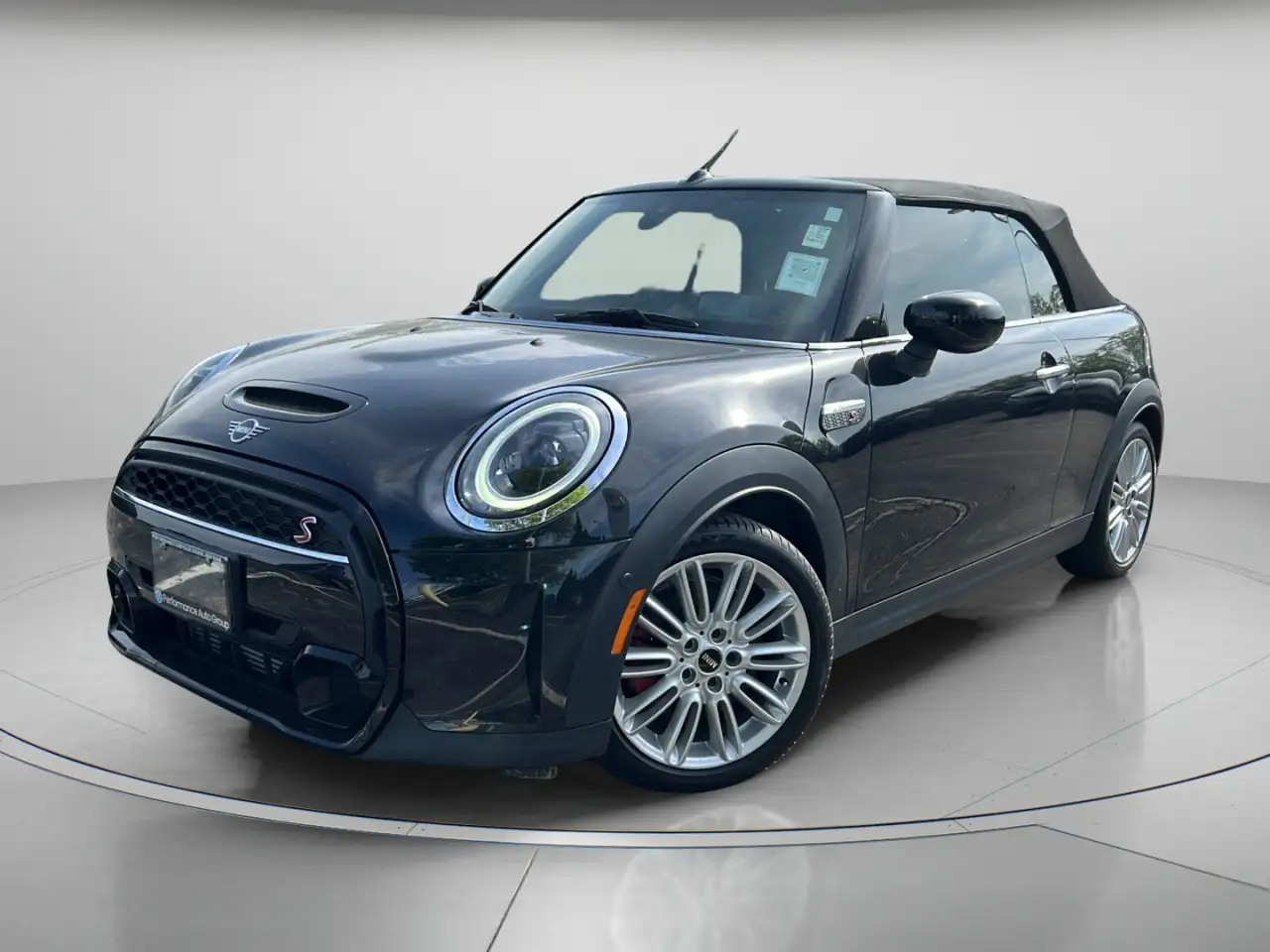 MINI Convertible снимка MINI Convertible