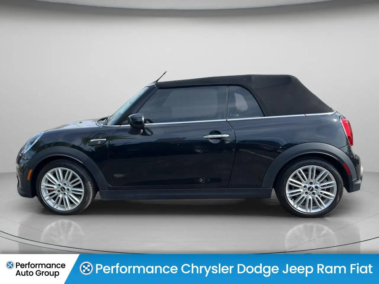 MINI Convertible снимка MINI Convertible