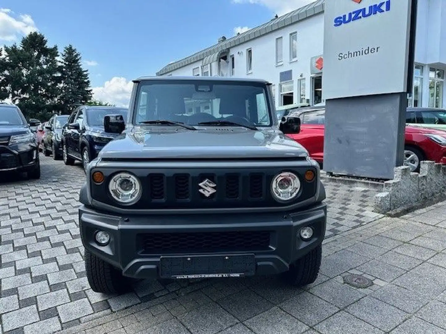 Suzuki Jimny 1.5 Comfort+/4-Sitzer/NAVI/LED/Alu Grau - 2