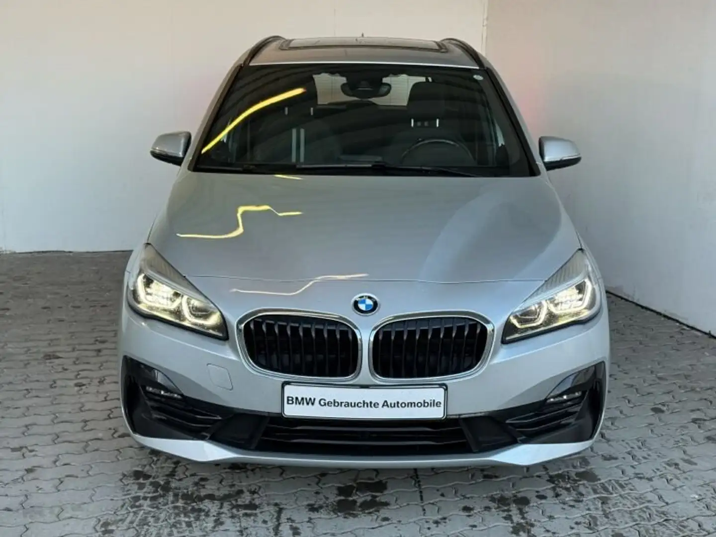 BMW 216 d Gran Tourer Sport Line Navi.LED.Pano.RFK Silber - 2