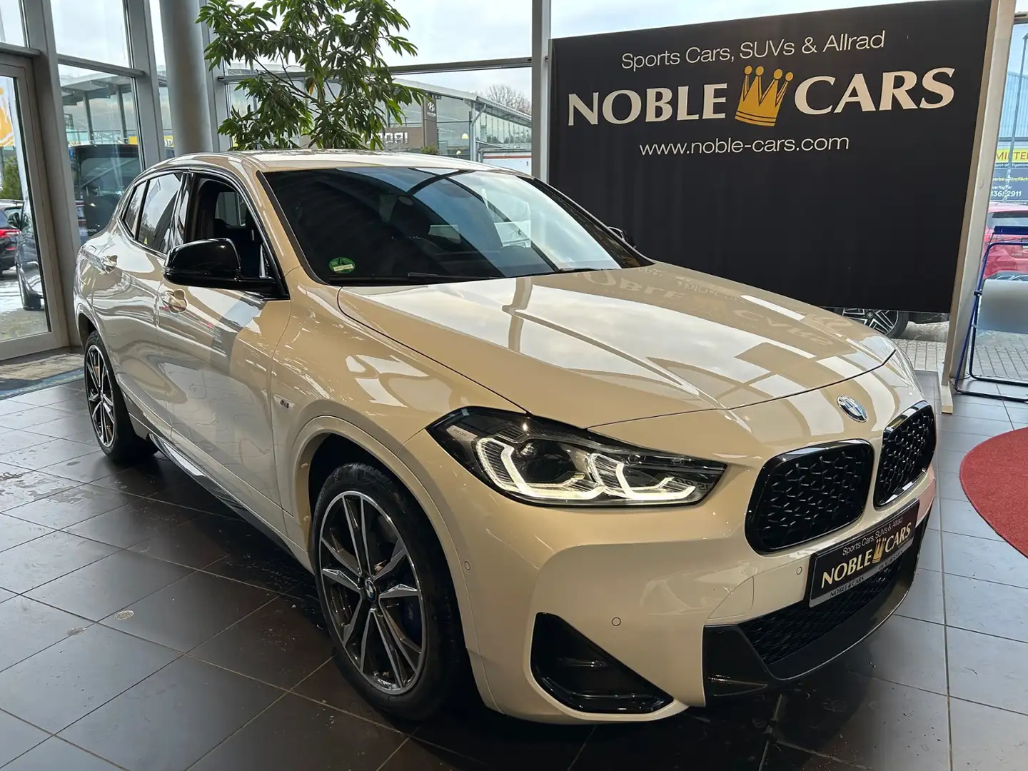 BMW X2 xDrive M35 i HiFi LED NAVI ALU Weiß - 1