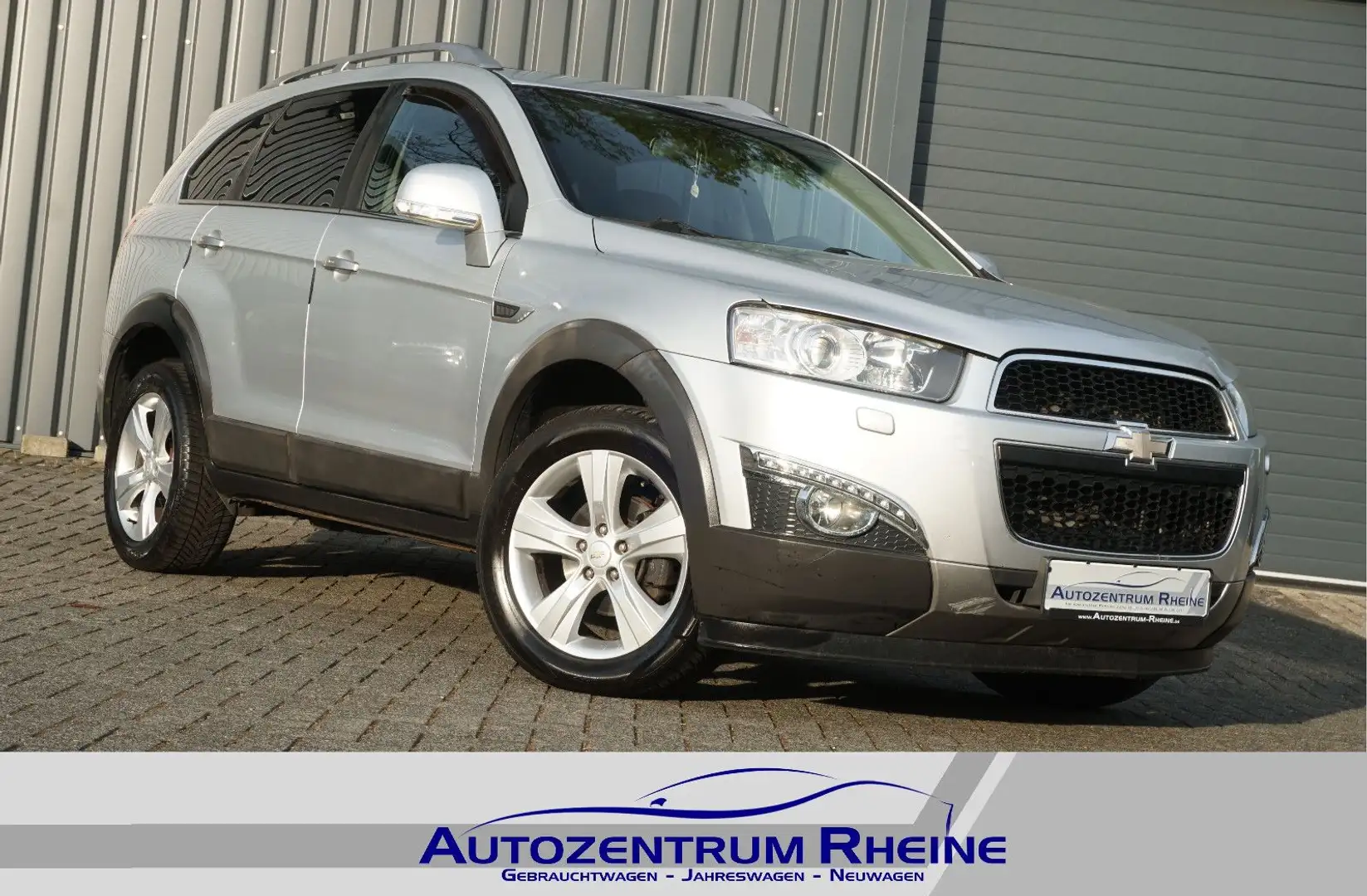 Chevrolet Captiva 2.2 D LTZ 4WD 7-Sitze SHZ PDC TÜV NEU Argento - 1