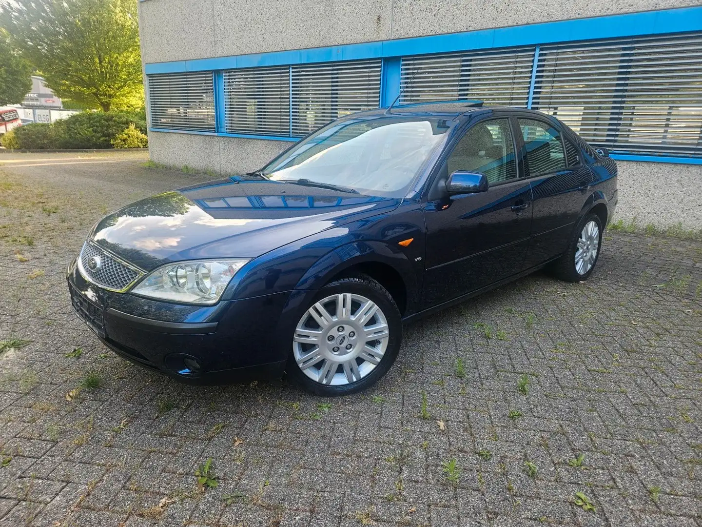 Ford Mondeo 2.5 V6 Ghia Limo-LEDER-KLIMA-AHK-TÜV NEU Blau - 1