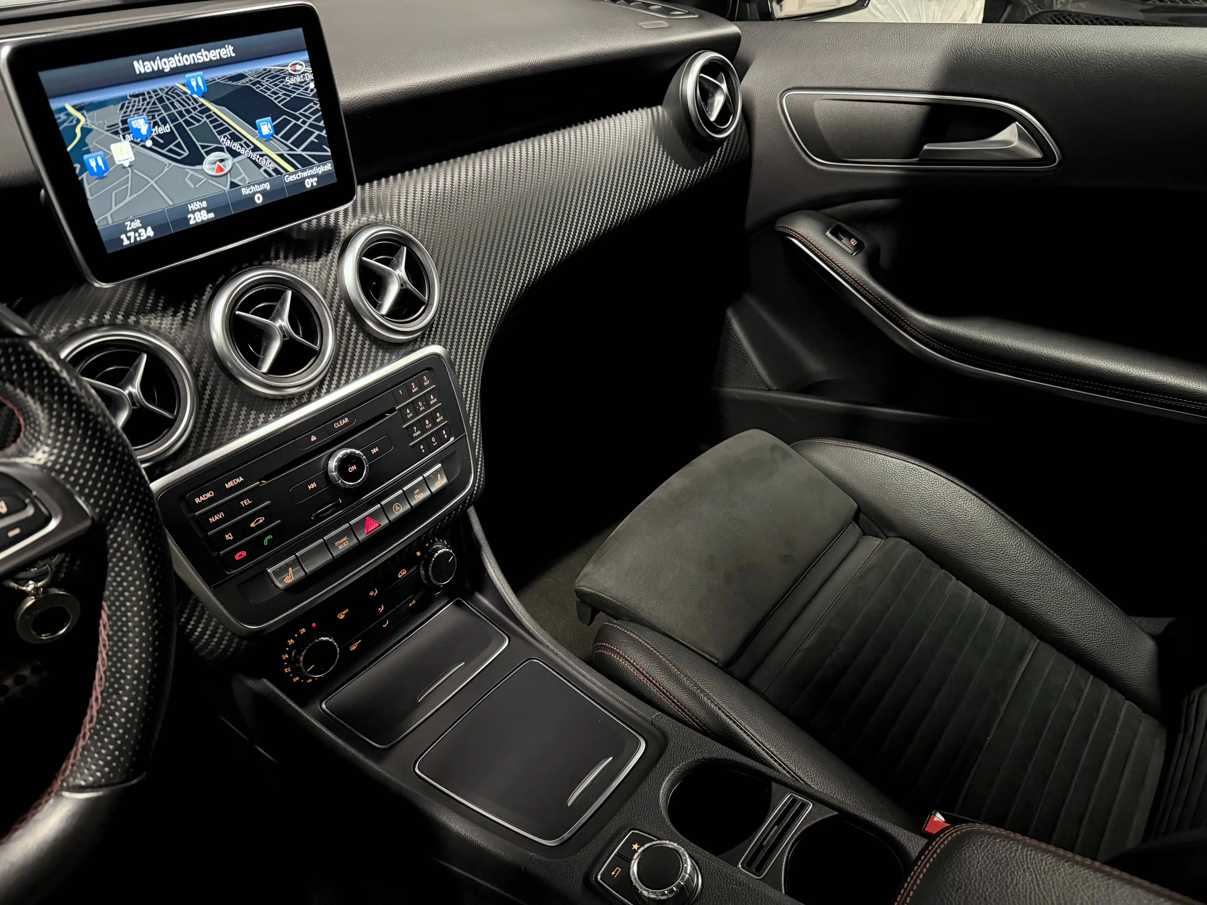 Mercedes-Benz A 180 d Aut. | AMG-line | LED | SHZ | NAVI | MOPF — photo 15