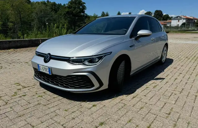Volkswagen Golf view 3