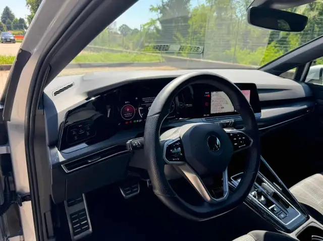 Volkswagen Golf view 6