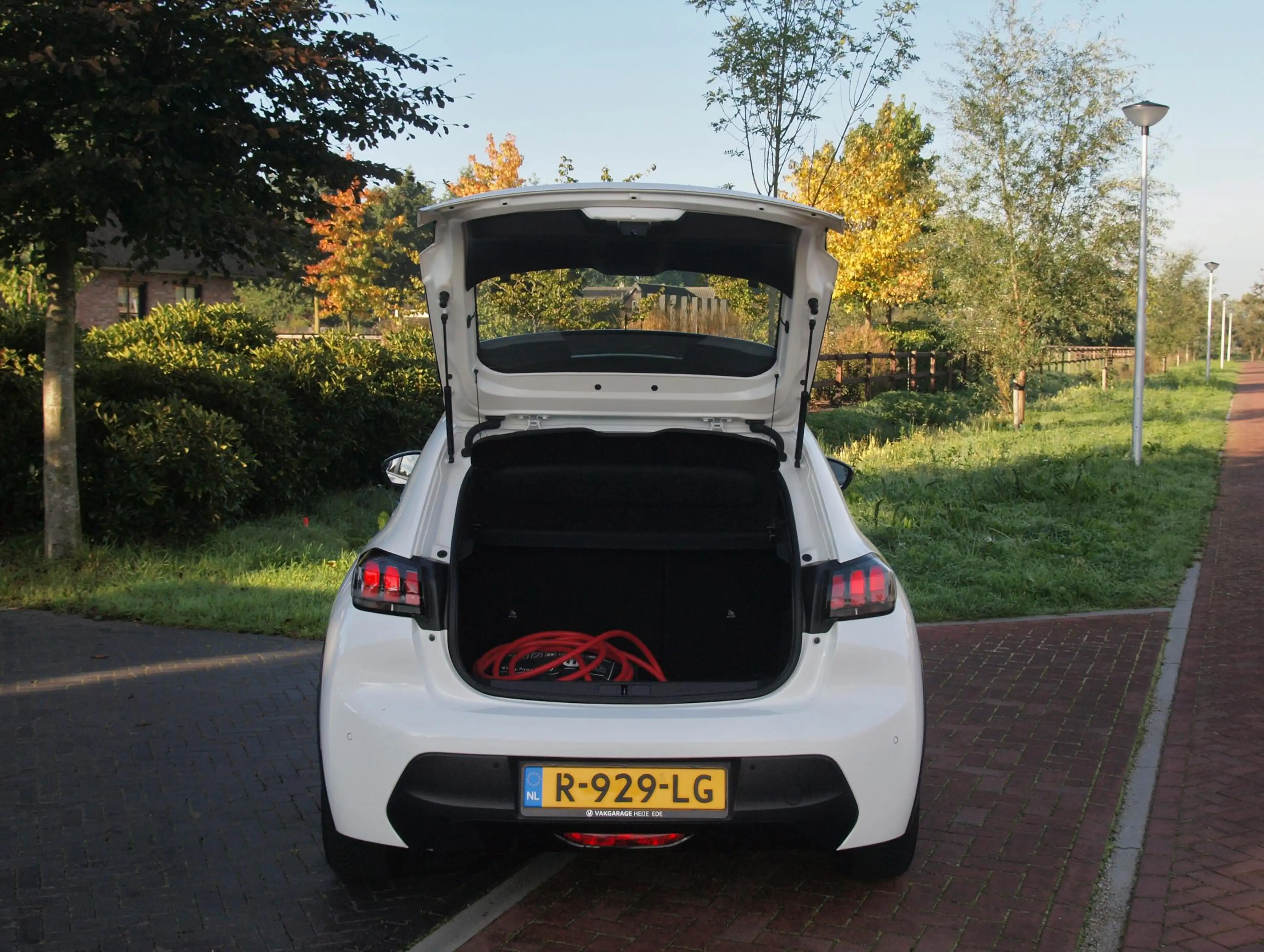 Peugeot e-208 EV Pack 50 kWh | Apple Carplay | Parkeersensoren | — photo 28