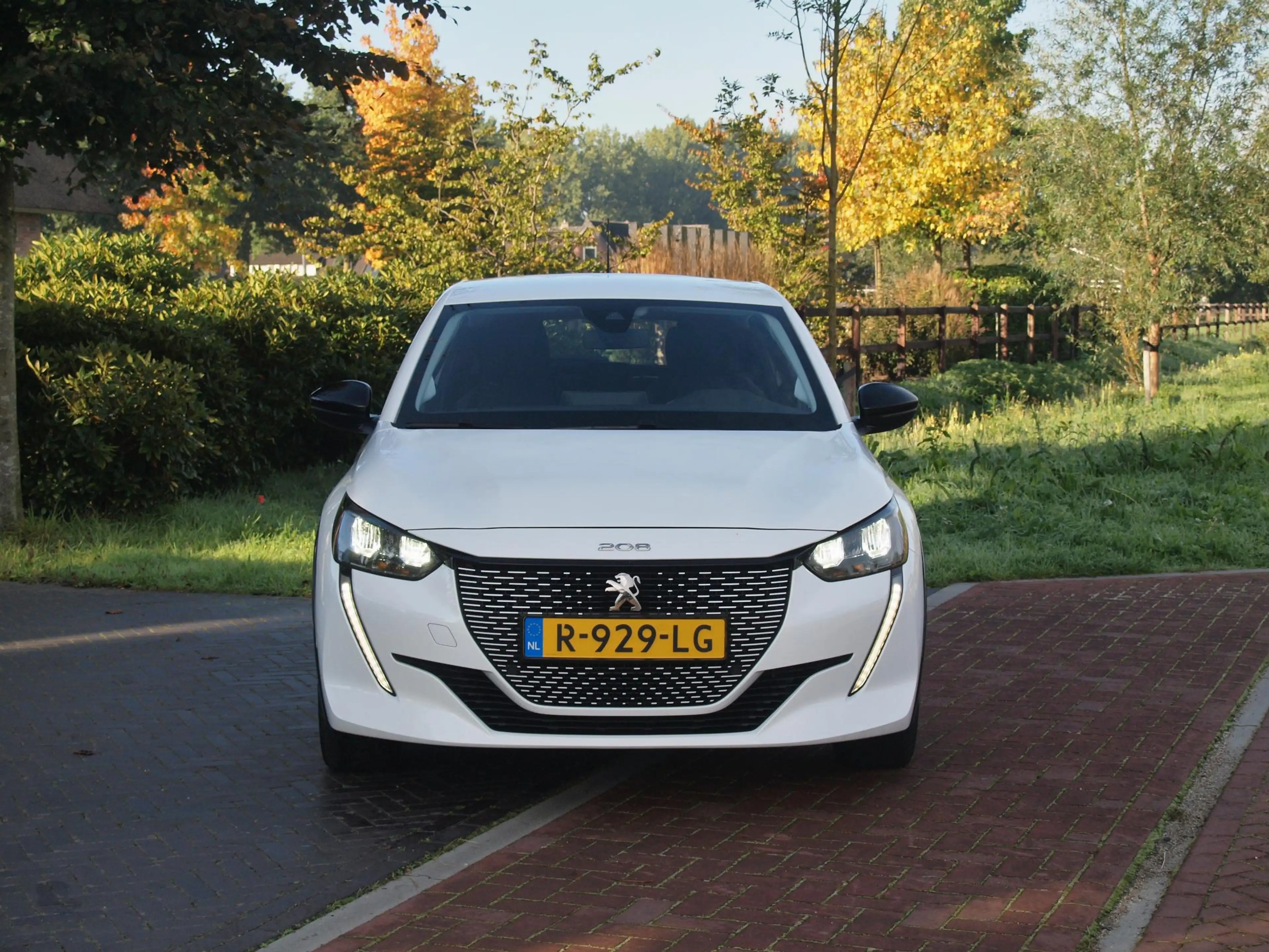 Peugeot e-208 EV Pack 50 kWh | Apple Carplay | Parkeersensoren | — photo 5