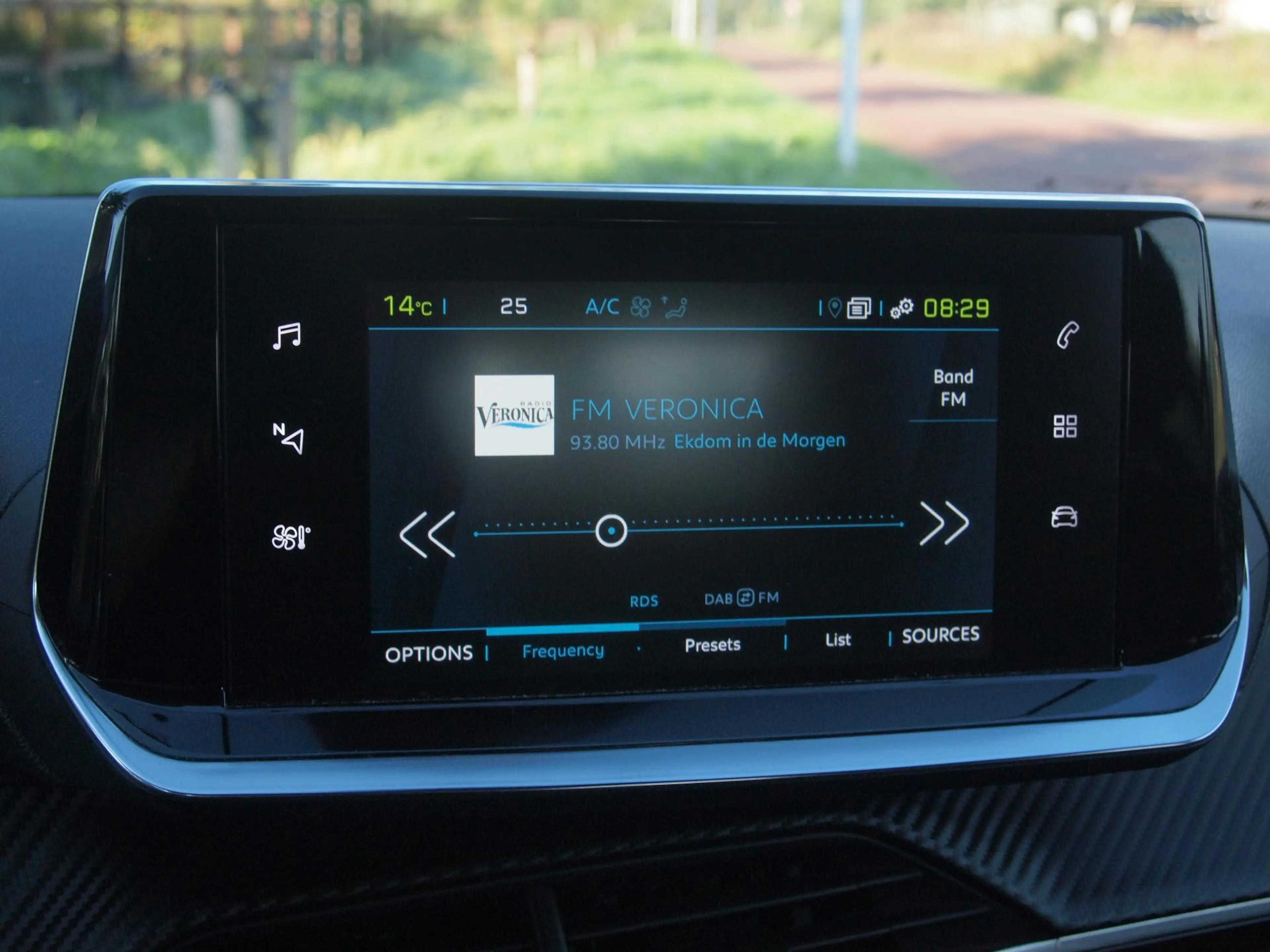Peugeot e-208 EV Pack 50 kWh | Apple Carplay | Parkeersensoren | — photo 18