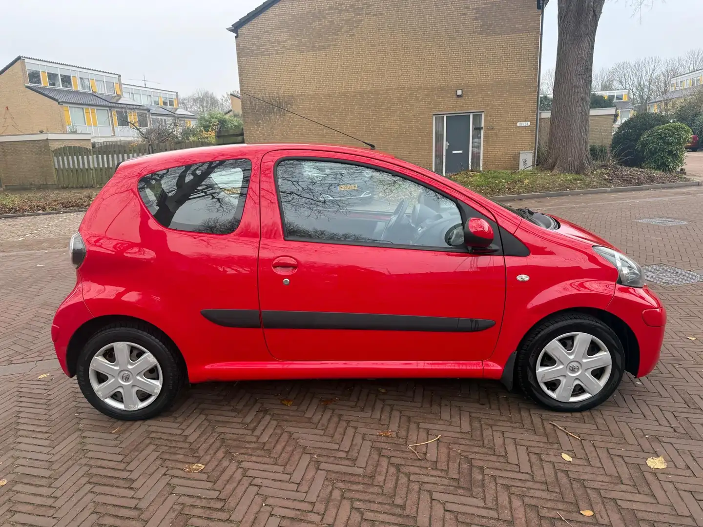 Toyota Aygo Airco / Bouwjaar 2009 / Rijdt en schakelt goed Rouge - 2